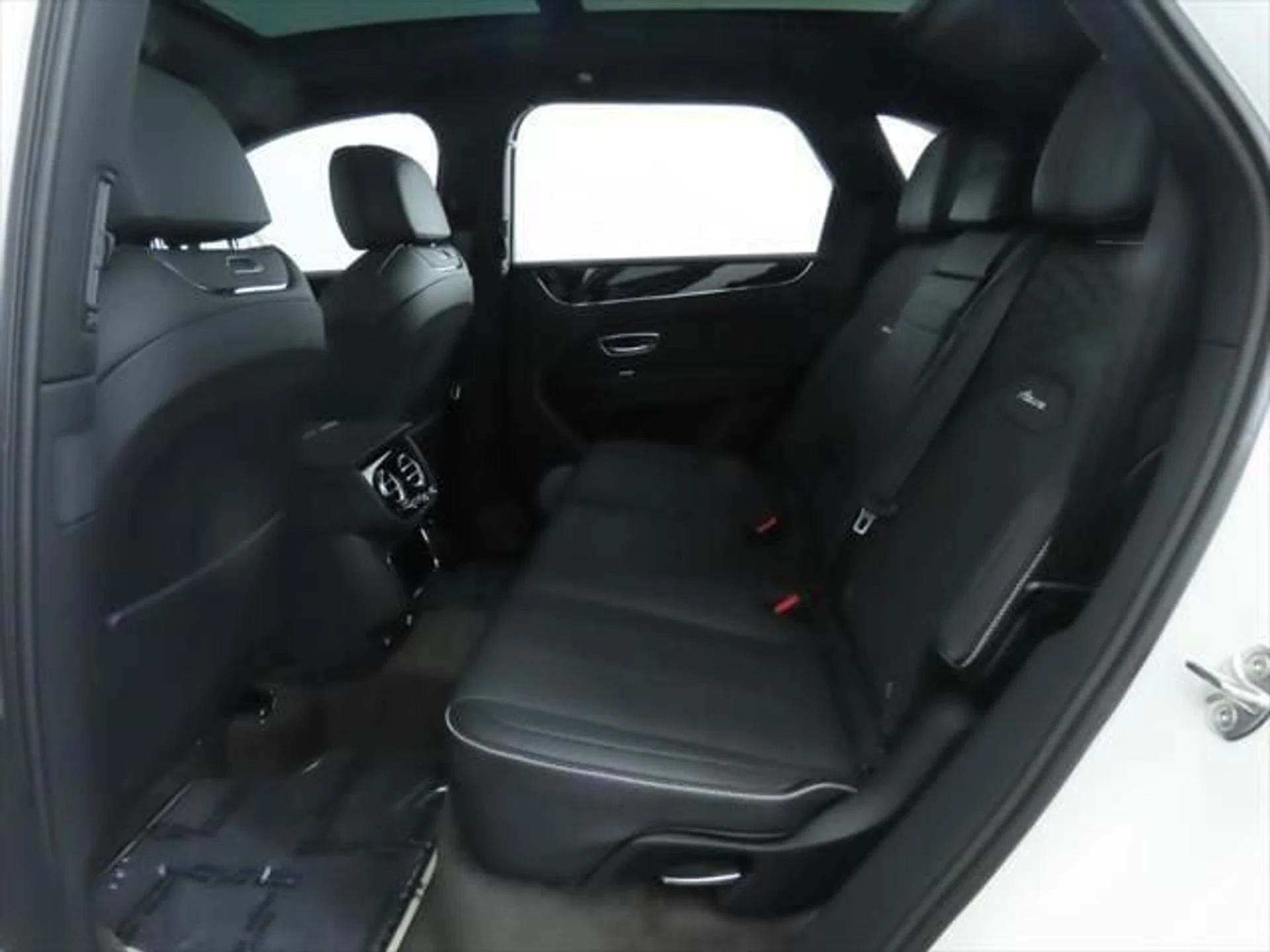 mph021_3197713267_new_2025_bentley_bentayga_8119_22803697_22_640_ba98b17d00