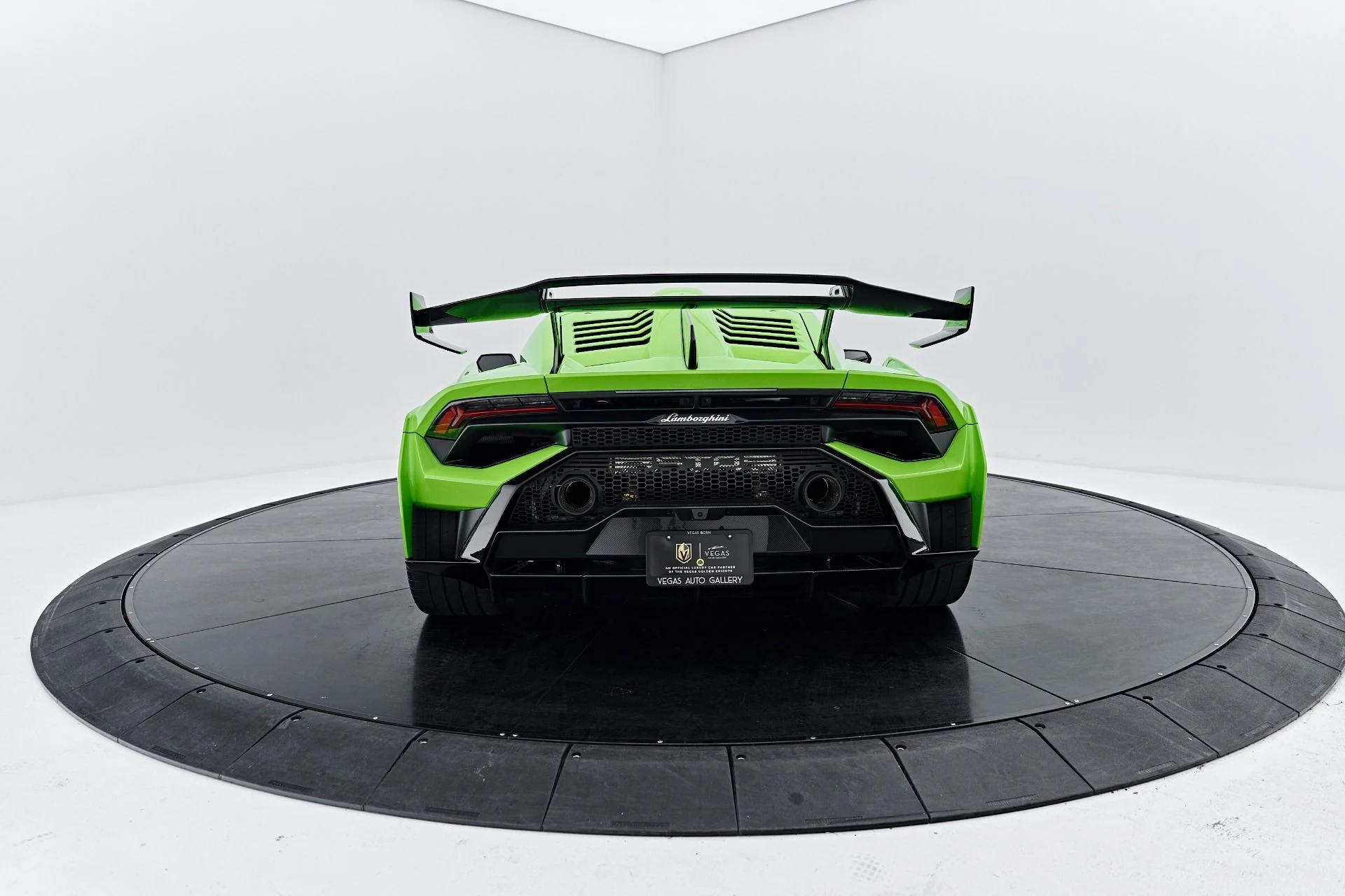 mph021_3198831251_Used_2024_Lamborghini_Huracan_STO_Base_1791998210_9b226364e1