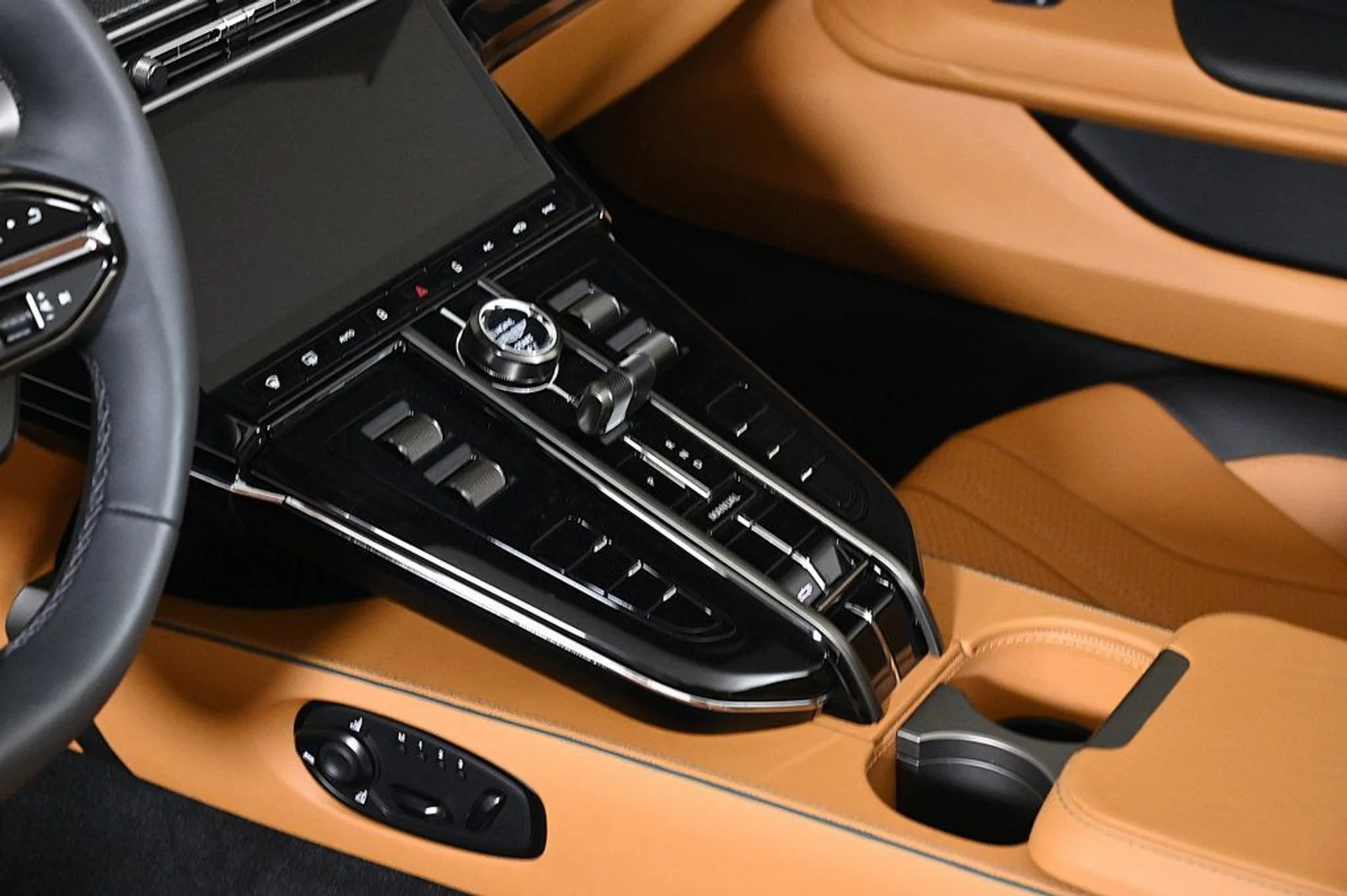 mph021_320007653_used_2026_aston_martin_vantage_11350_22923178_21_1024_c750ff1a6e