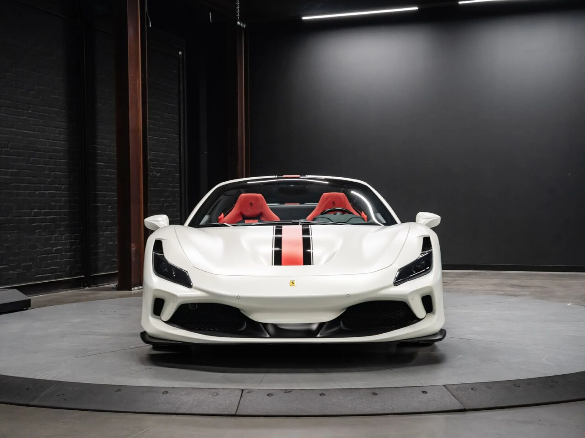 mph021_3202307064_ferrari_f8_spider_2022_017c60ff96