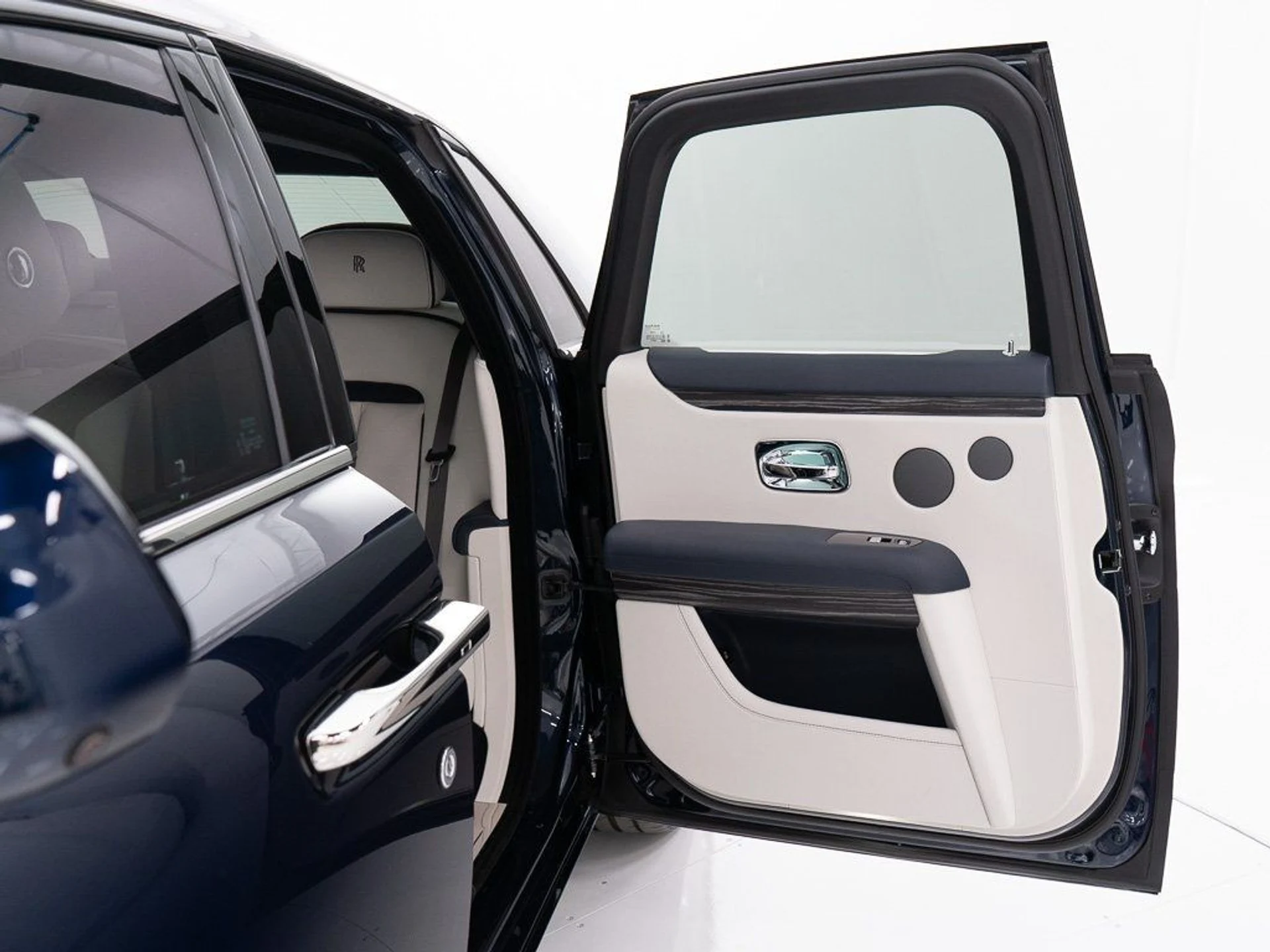 mph021_3202461232_143cea0086c9369af579d383438f8320_cab0a4ea24