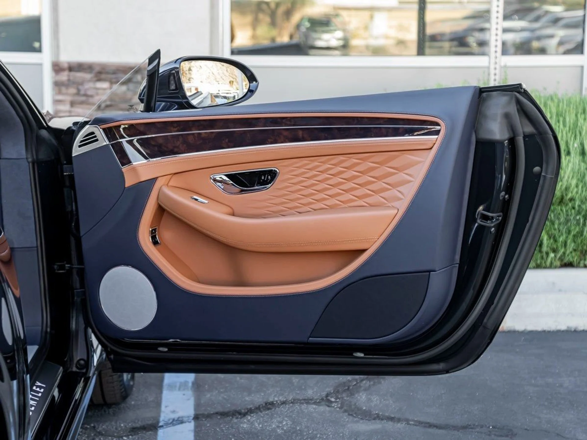 mph021_3204540056_22_97dde1bb3d