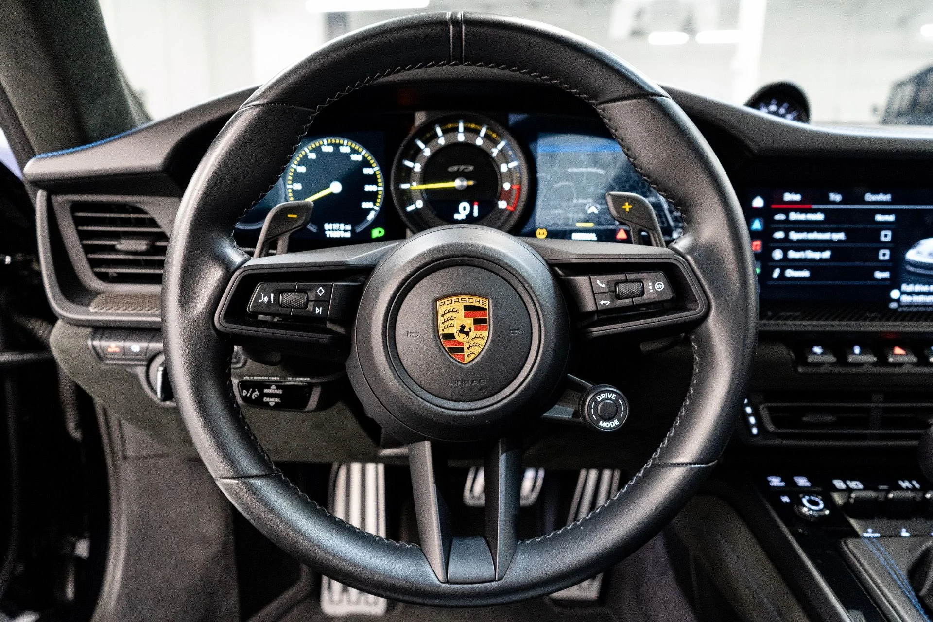 mph021_3219727498_Used_2022_Porsche_911_GT_3_1766000910_4a9827b1b1