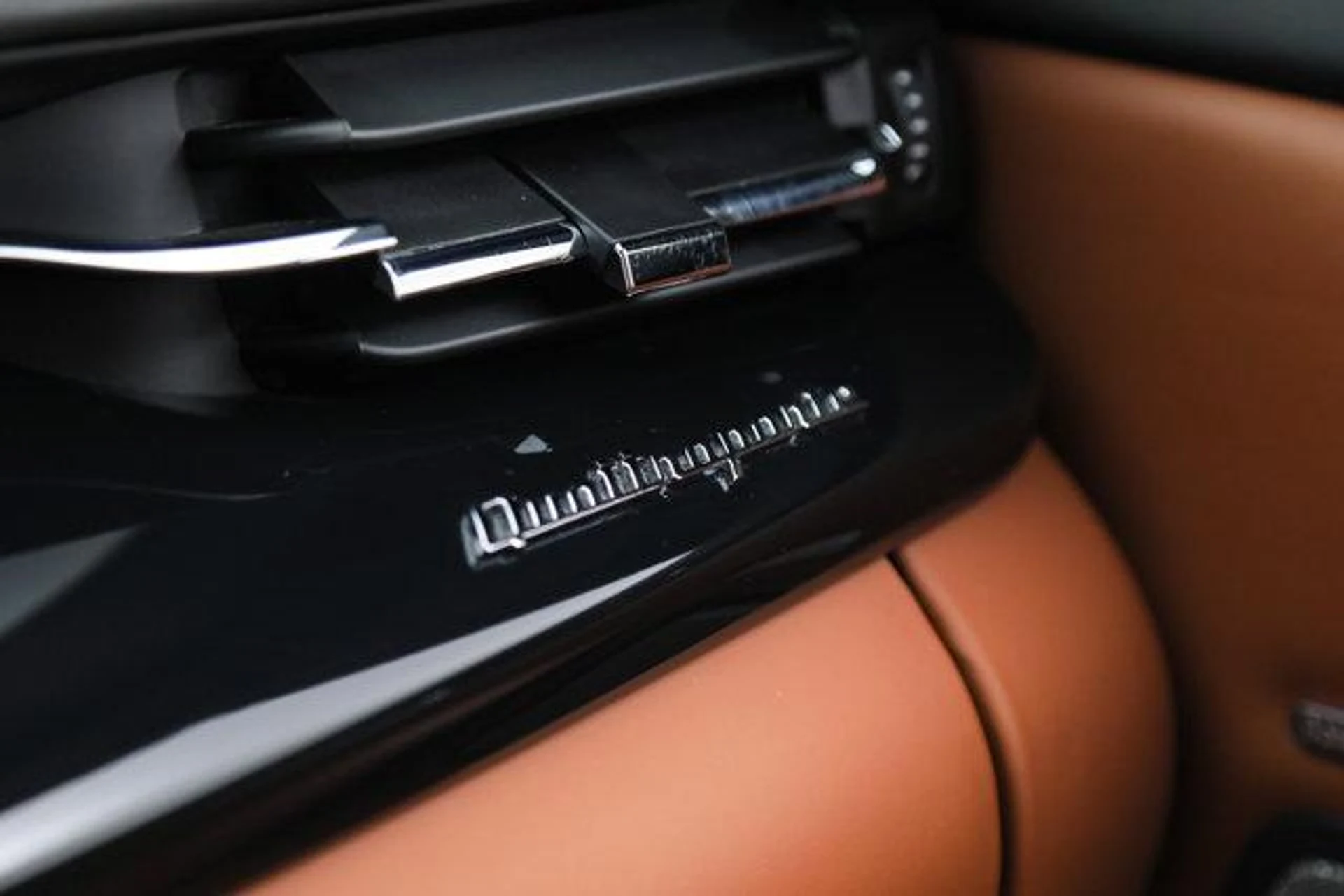 mph021_3220587536_p9z_G_Hxv_A_IPT_0x_D67_BL_Tc_La_Yzjs_647954d309