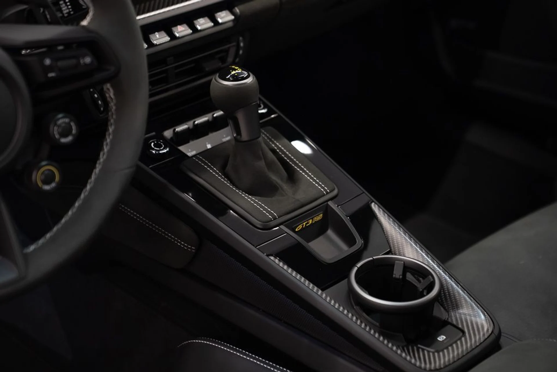 mph021_3222335539_porsche_911_2024_131ecf7efa