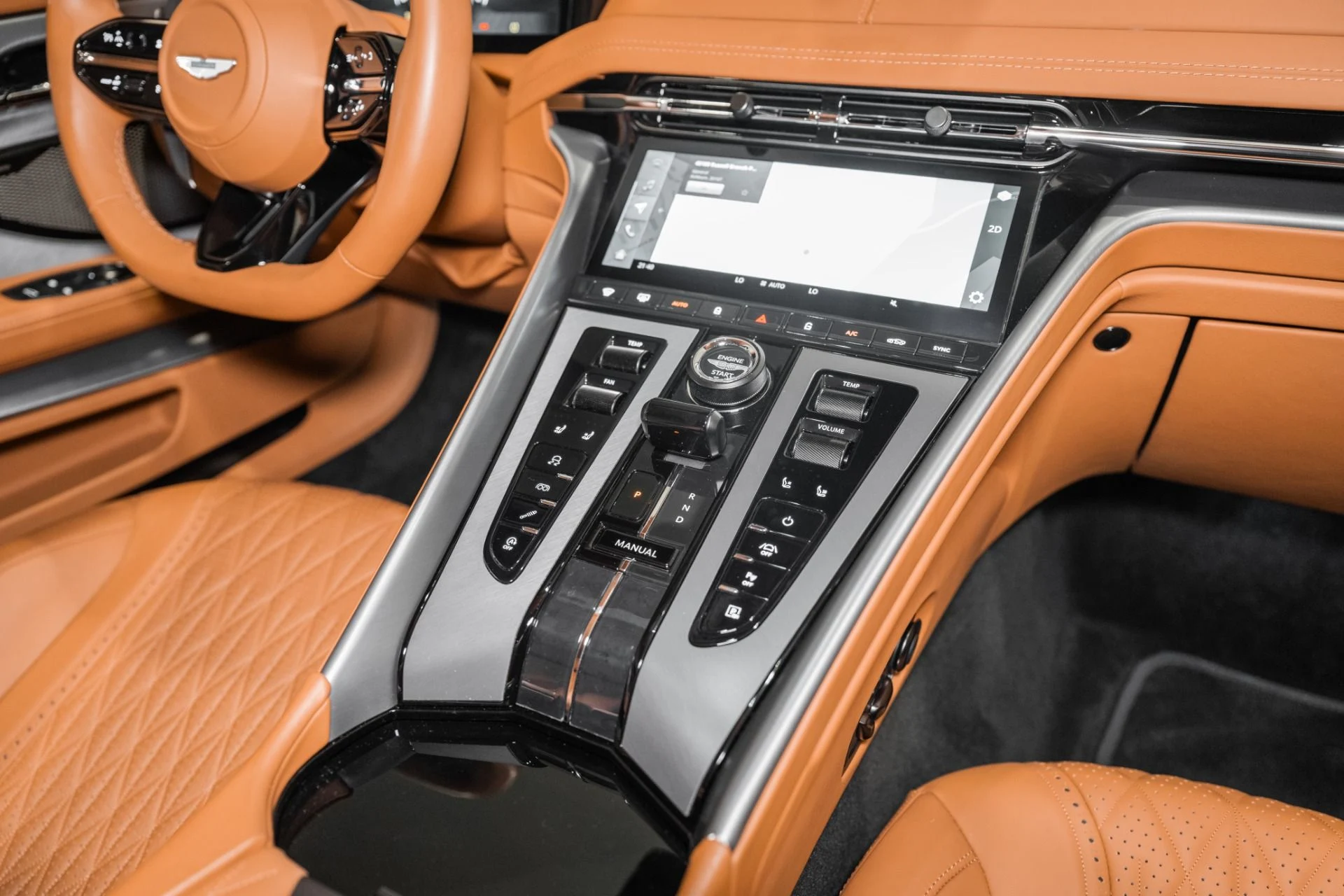 mph021_3228464471_Used_2024_Aston_Martin_DB_12_V8_COUPE_1784304834_7fe2e267fa