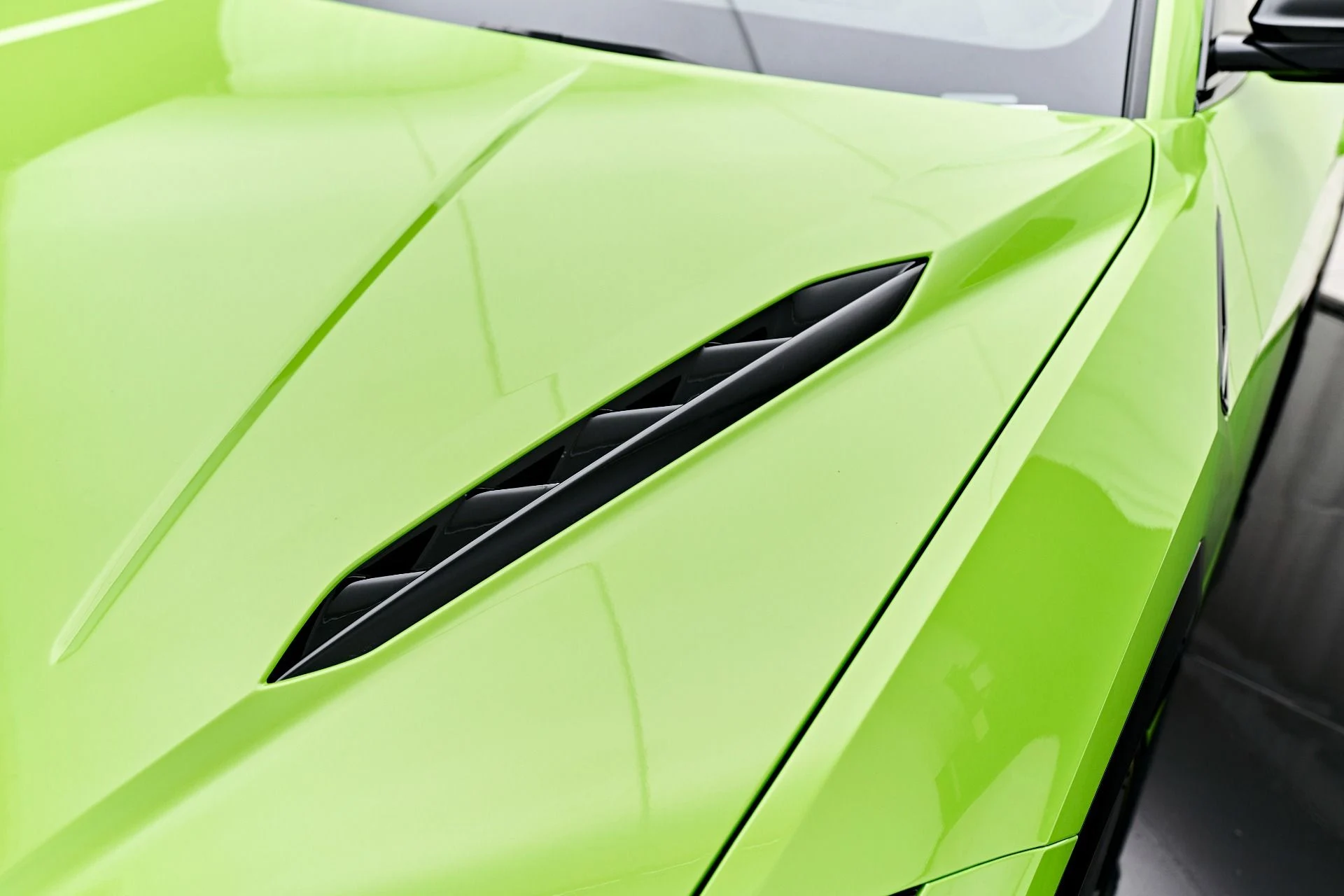 mph021_3232712922_Used_2023_Lamborghini_Urus_S_1692657144_4858bdbee7