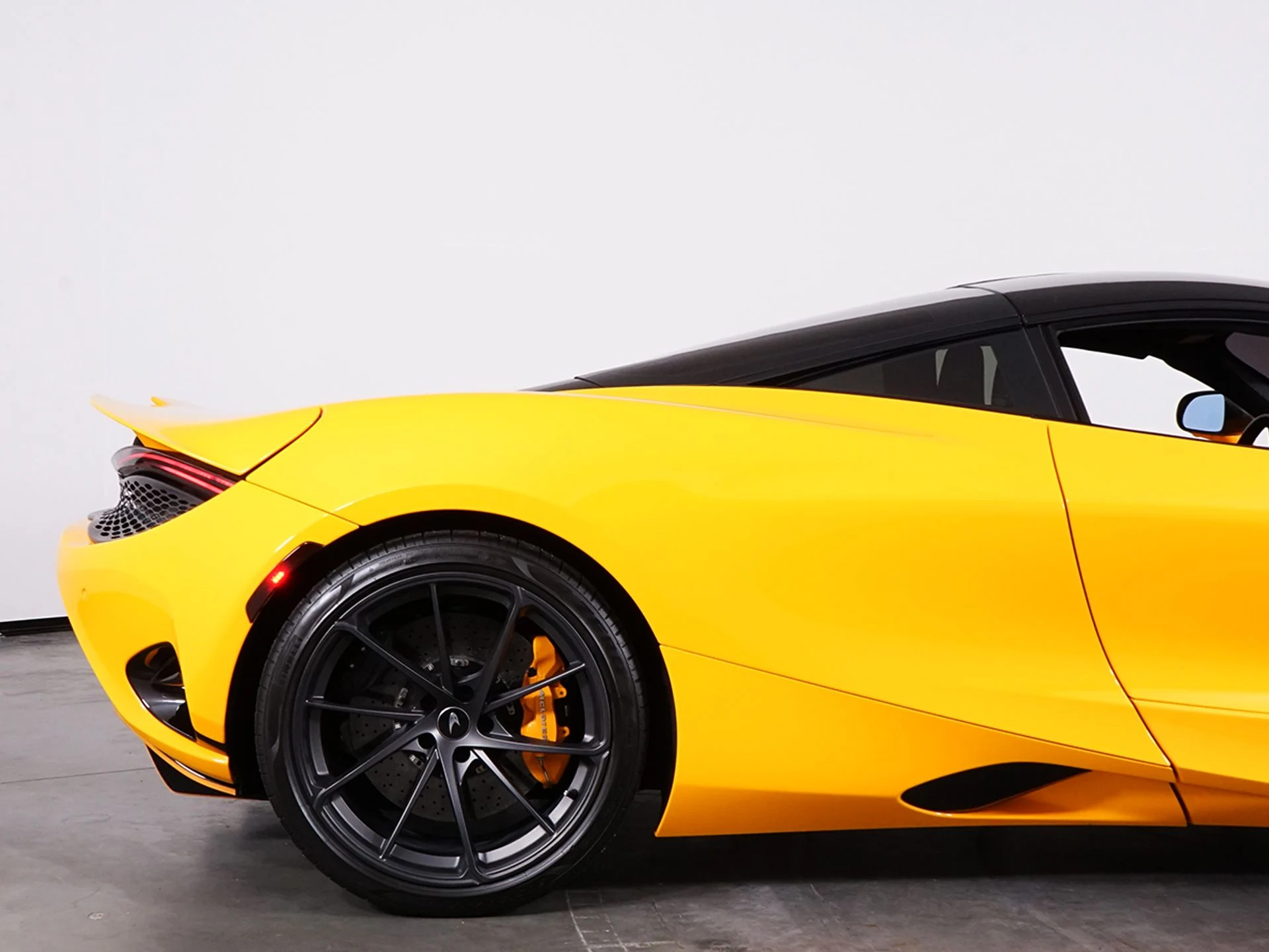 mph021_3240826033_a37db0a14748e45016bacf079dd0cda9x_d4eb985af3