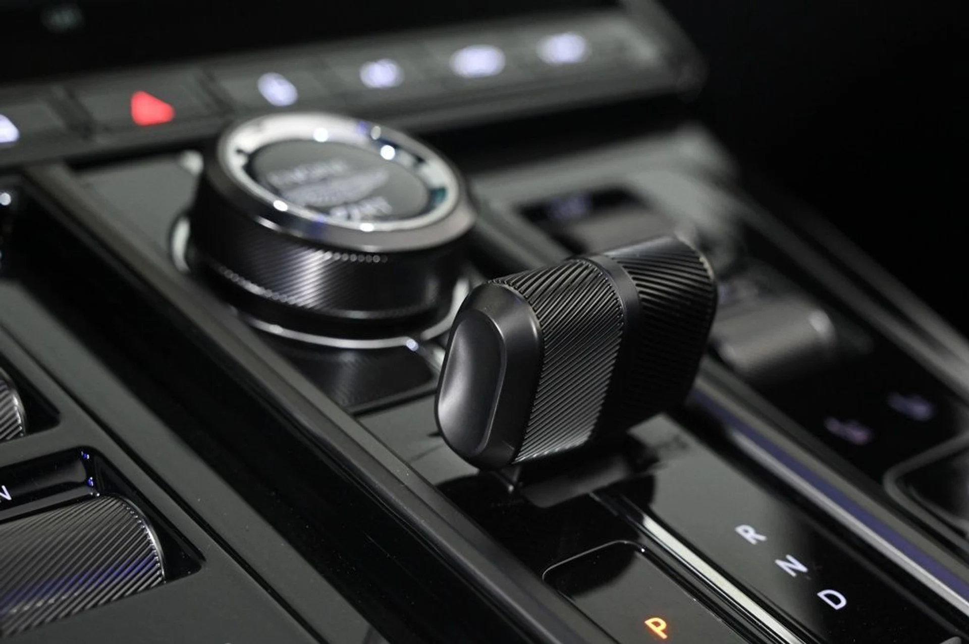 mph021_3247704012_new_2026_aston_martin_vantage_roadster_11350_22950965_21_1024_9e2600178c