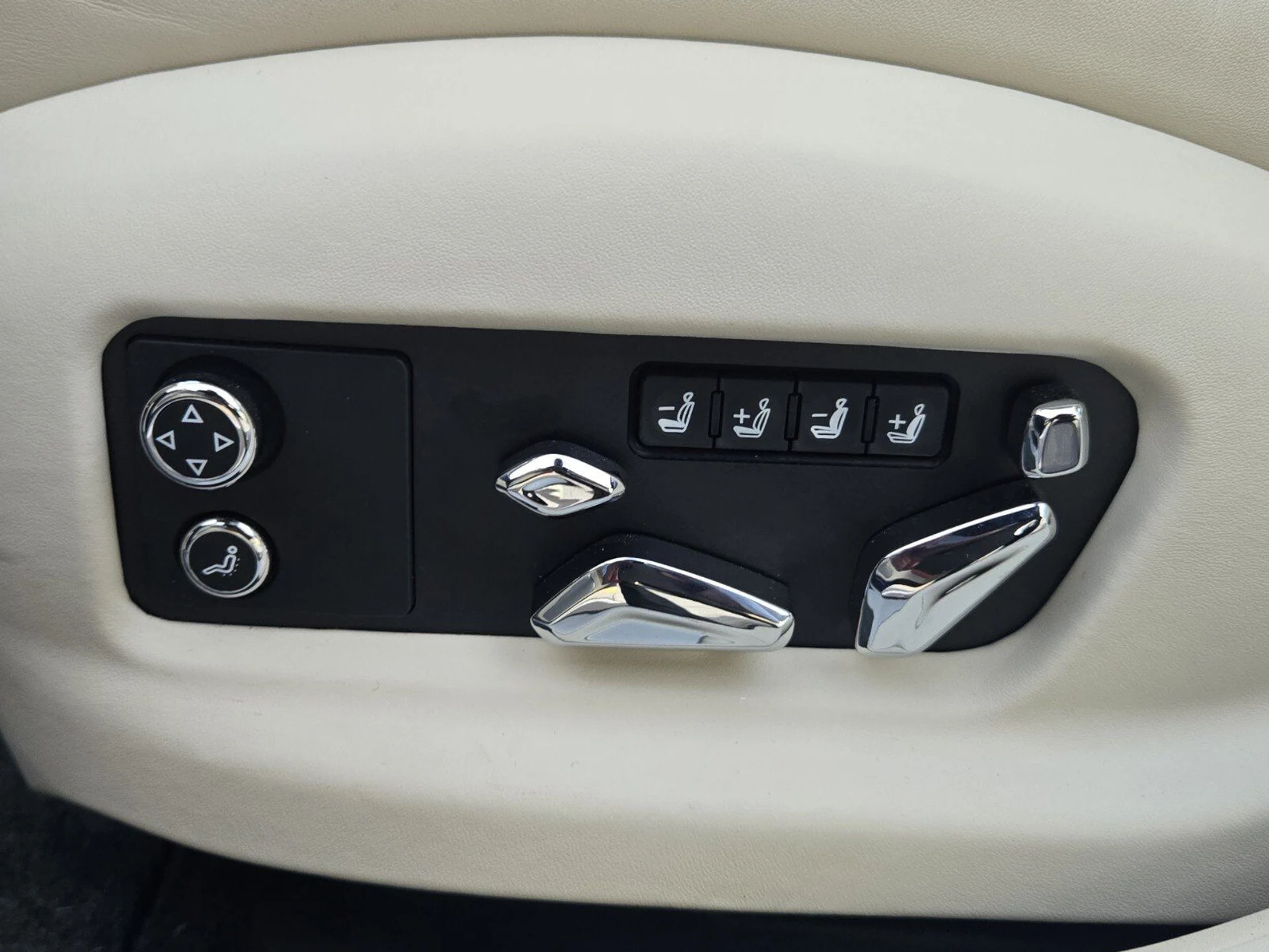 mph021_3248826768_0351c3f88c2e540dbc5377de3300af04x_37ac15f5b2