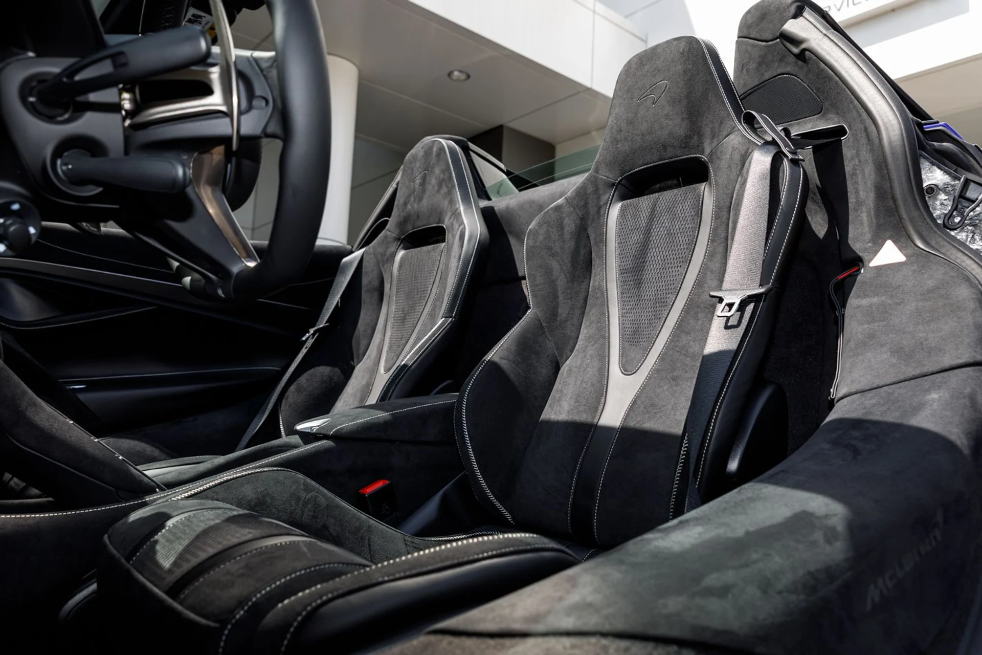 mph021_3255577820_590_p22_l_6459cbc85a