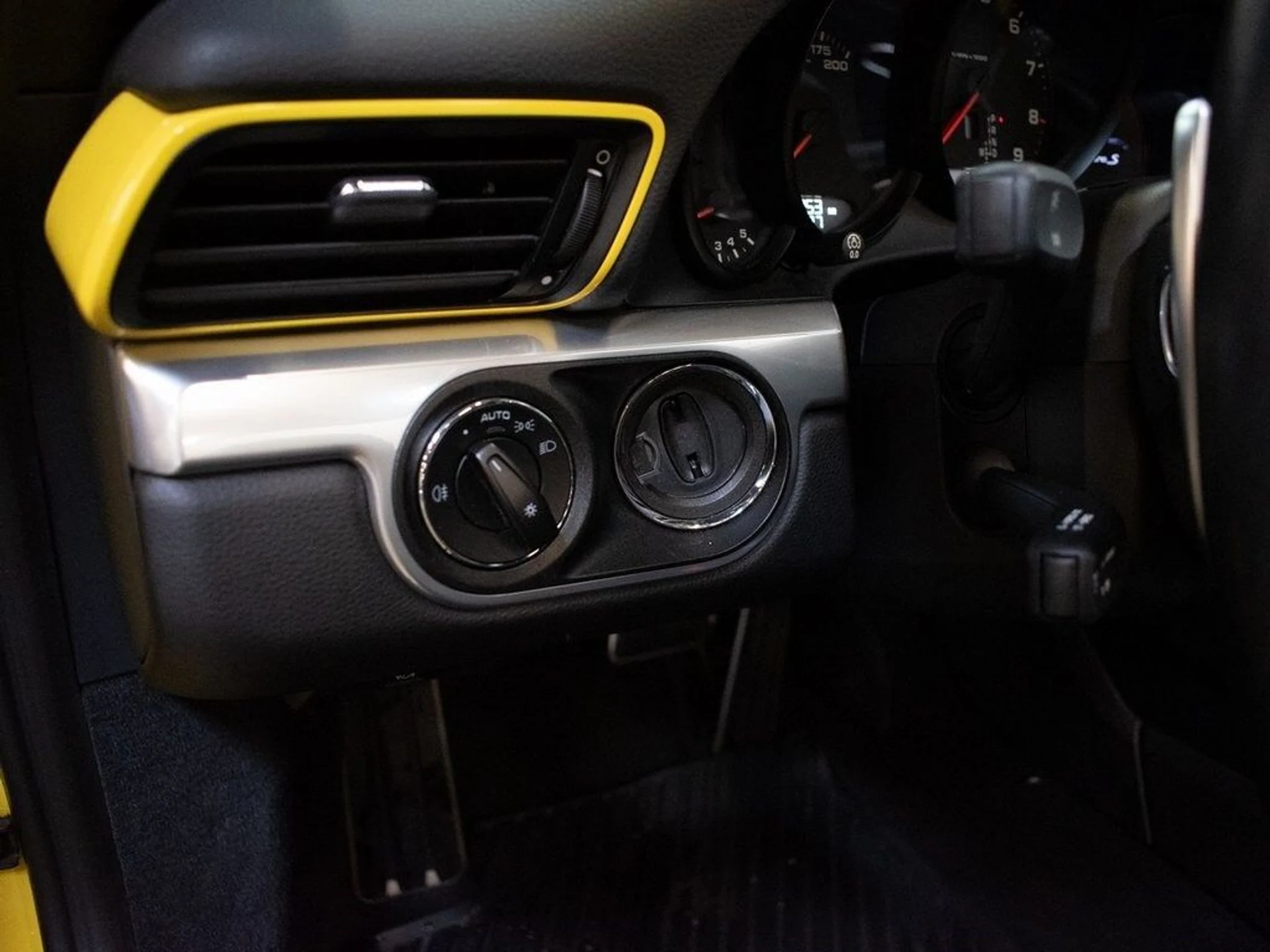 mph021_3256470976_8da9f52e3e28938f138d90002688f107x_65662be951