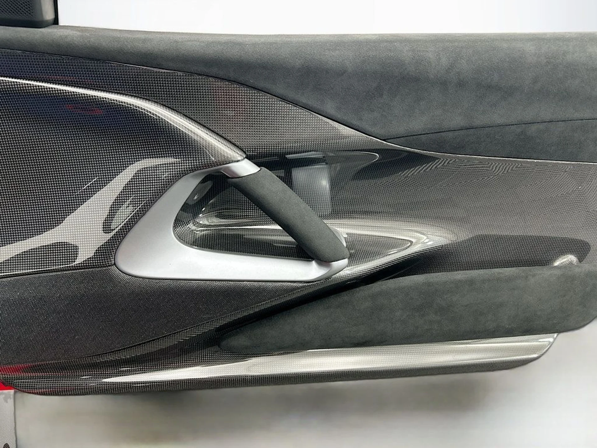 mph021_3265883351_used_2024_ferrari_812_competizione_consignmentcar_8119_22991795_22_1024_fe6f58898e