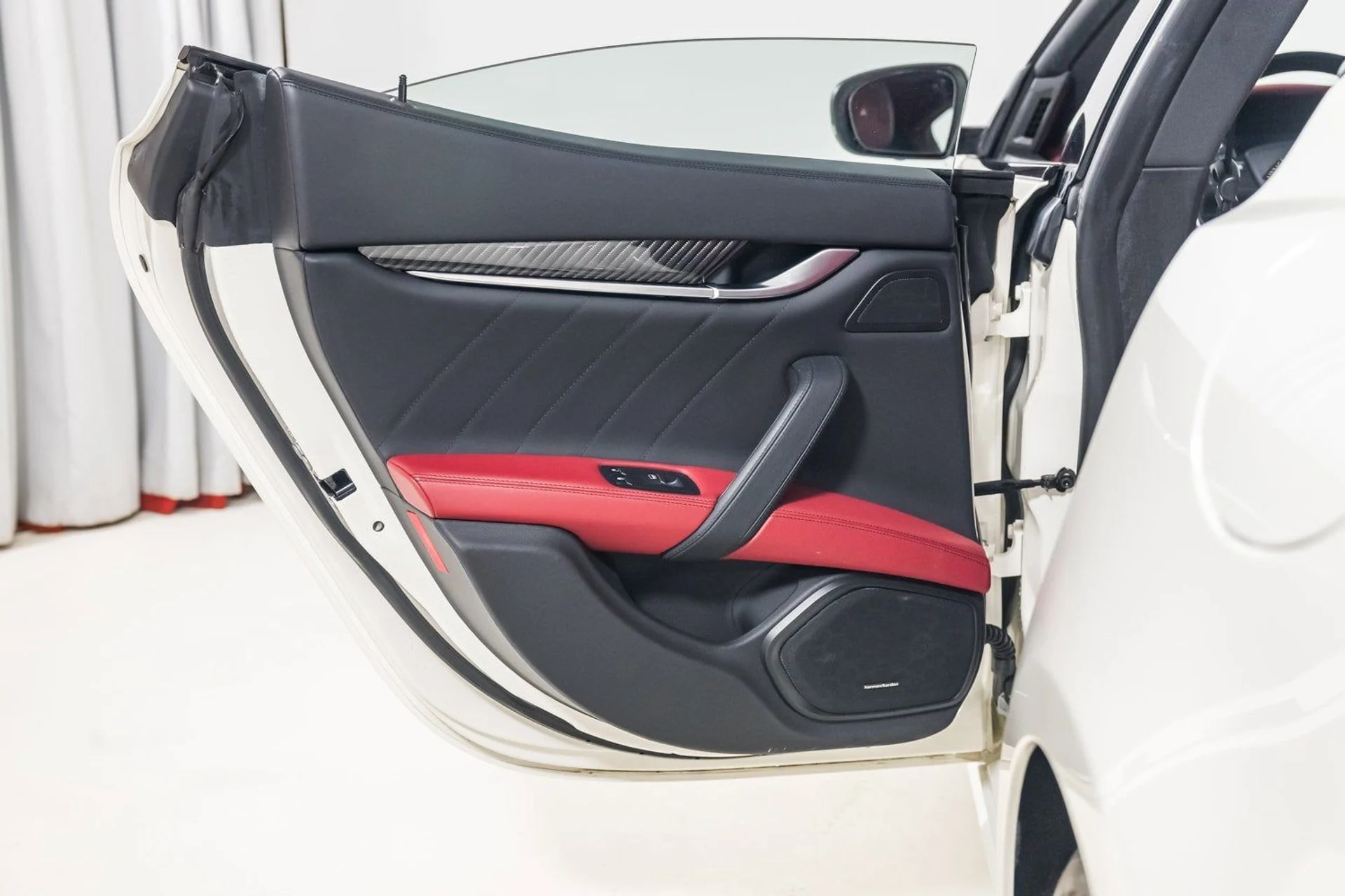 mph021_3267370762_fb3ceeb1069246379c37848f47da9705_94223bbe17