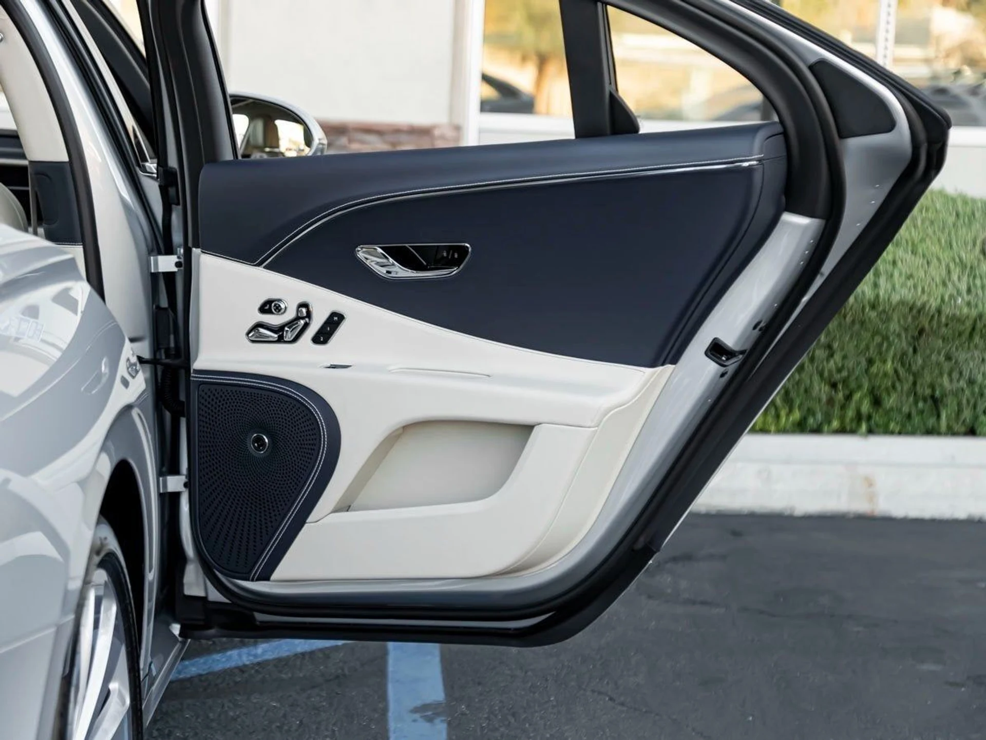 mph021_3290690009_22_1e238f5815