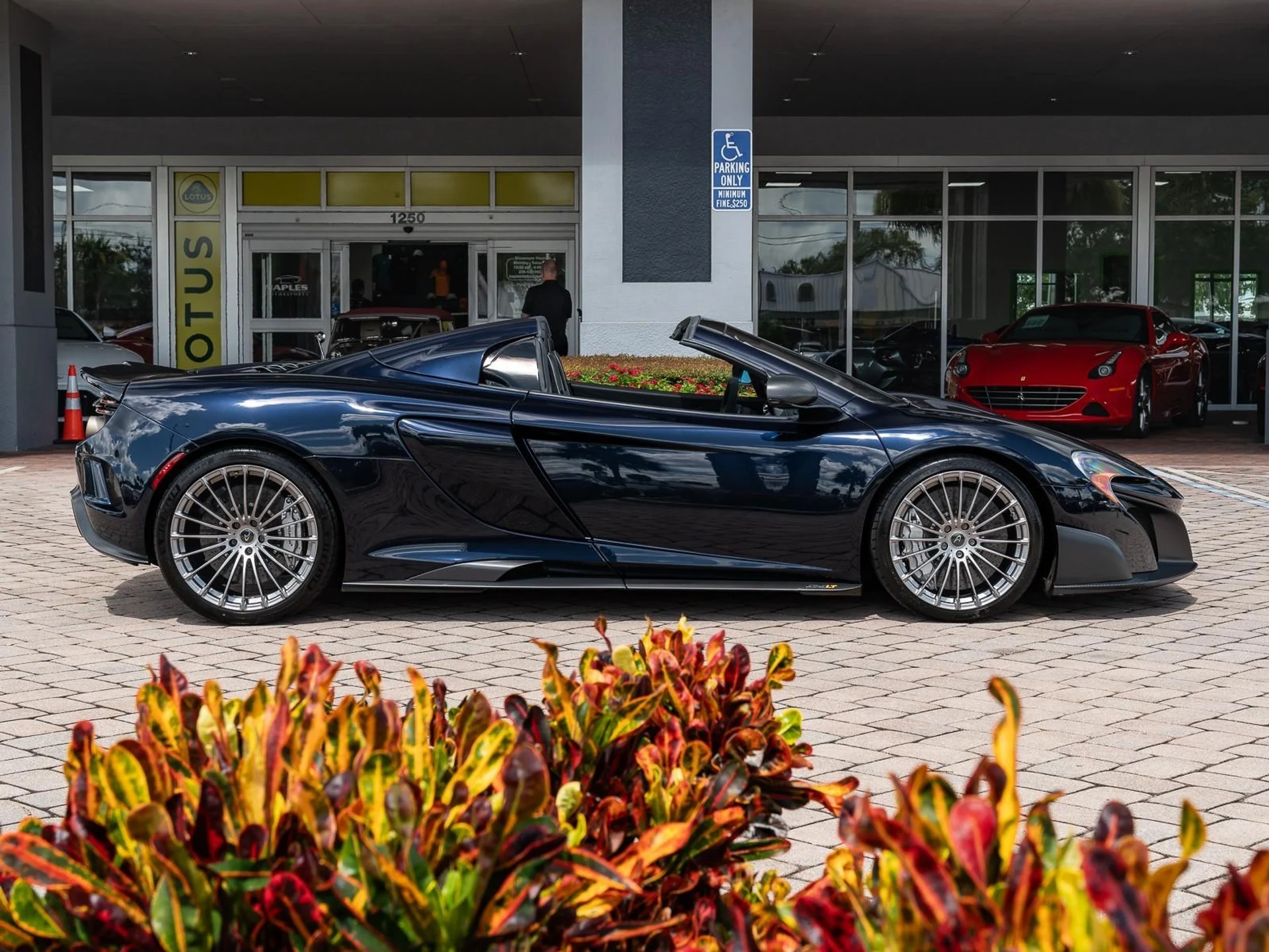 mph021_3297027892_Used_2016_Mc_Laren_675_LT_2dr_Conv_Spider_1755119235_26dc2afc4e