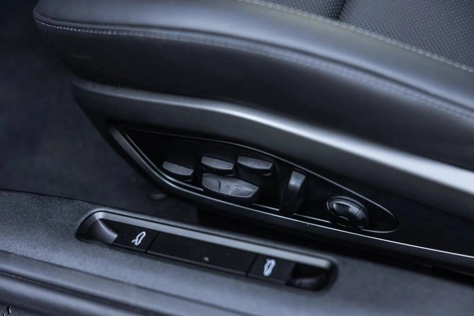 mph021_3301180828_b76dfcc040db463d6e319b104ee9ad5fx_7d2789770e