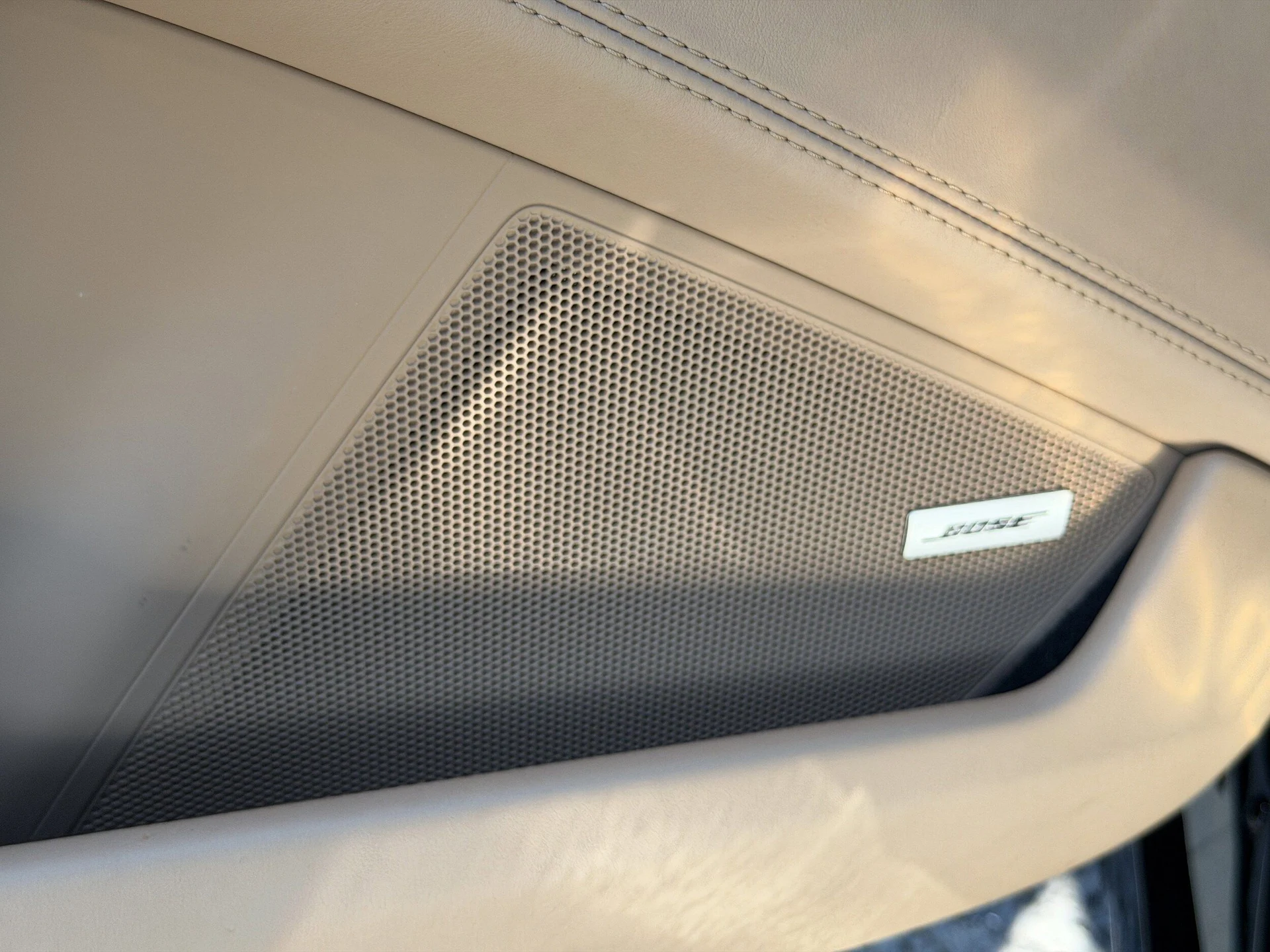 mph021_3309491366_f8fce238d49cd34b7219d6b12628ce46x_9ed77f8e7d