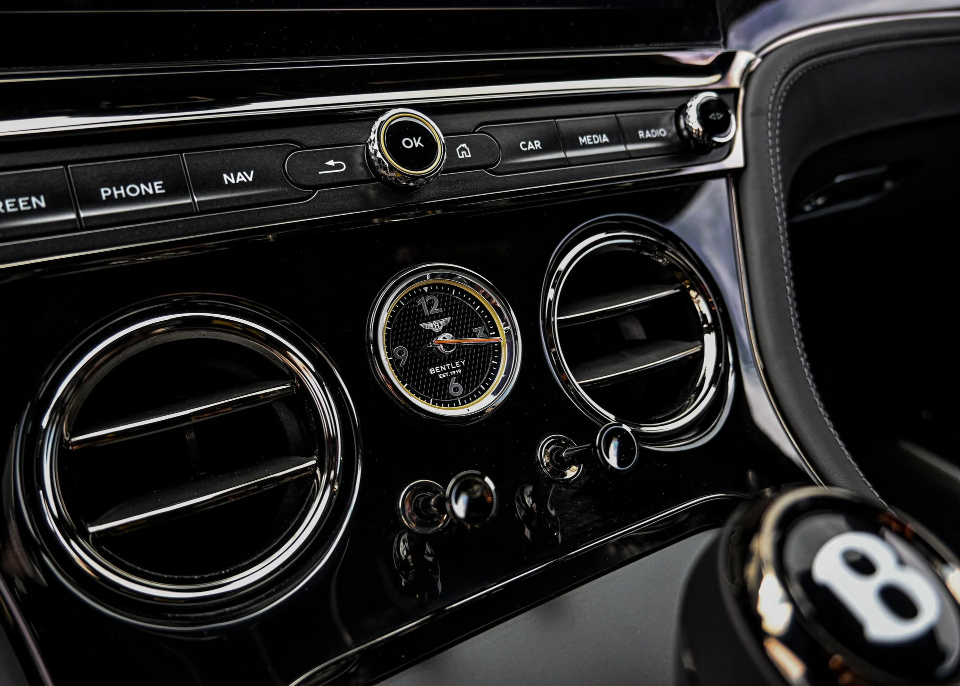 mph021_3310064883_33ff6bd9_5da1_408b_8f47_ac200c551114_032131a334