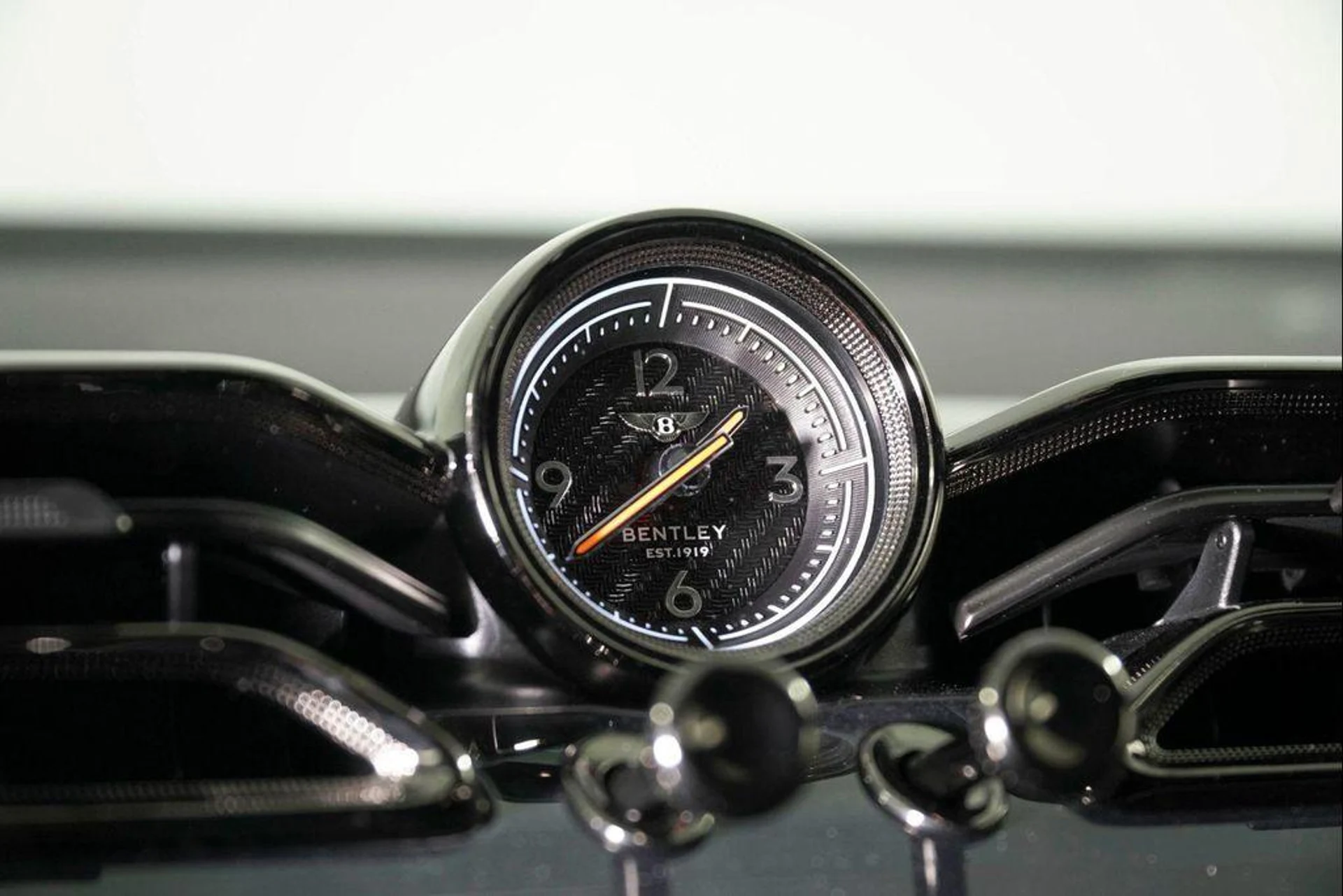 mph021_3315196913_g_I0d_Kl4n1_Bd_W9jq_Vv_W_Afiy_M_fp_E_f4b412ccce