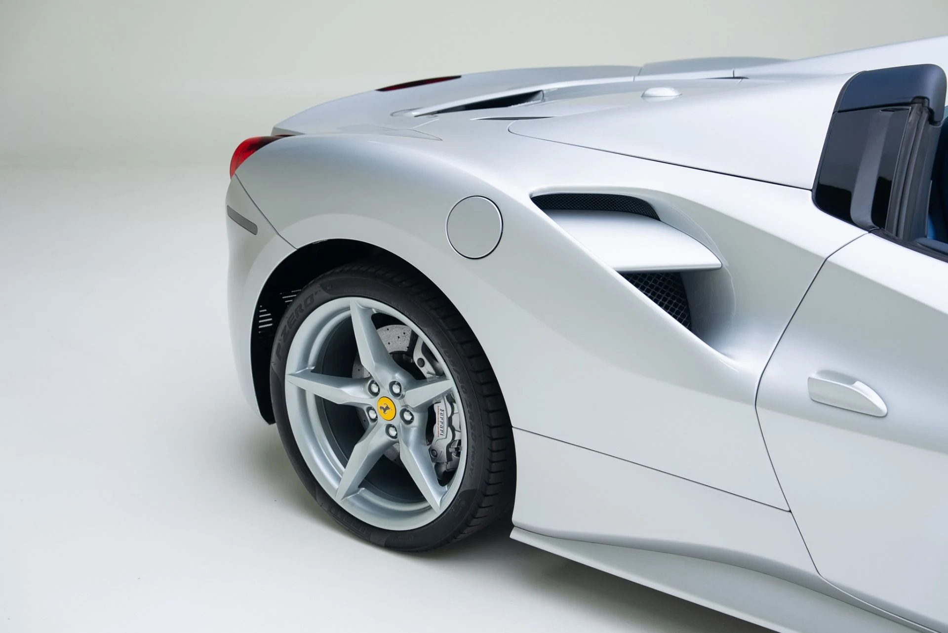 mph021_3320057067_Used_2017_Ferrari_488_Spider_1762375405_213c954a07