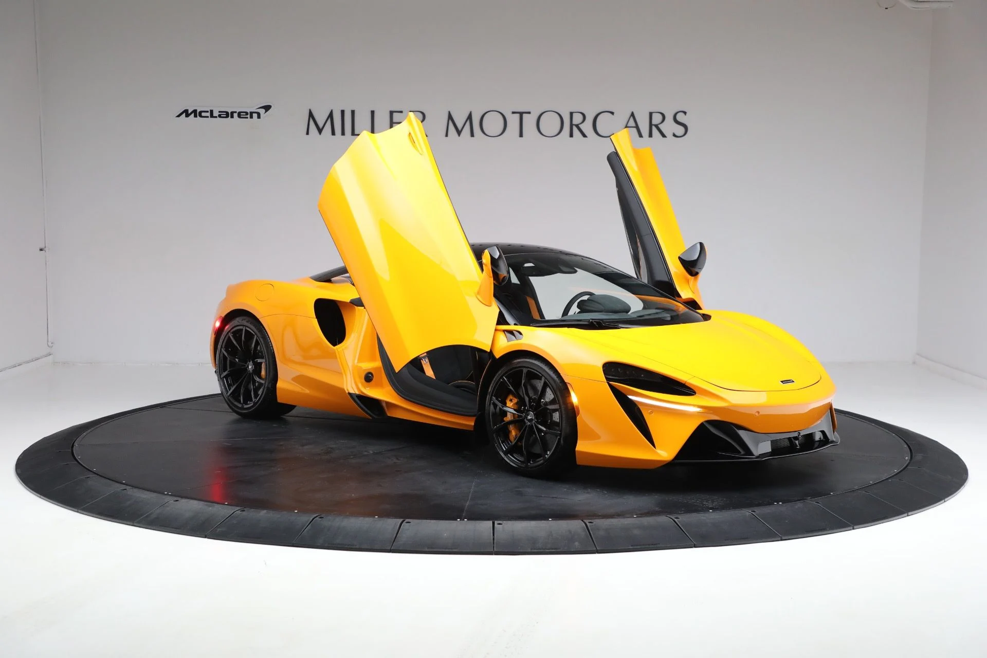 mph021_3334156248_Used_2024_Mc_Laren_Artura_Performance_385f1e54f4