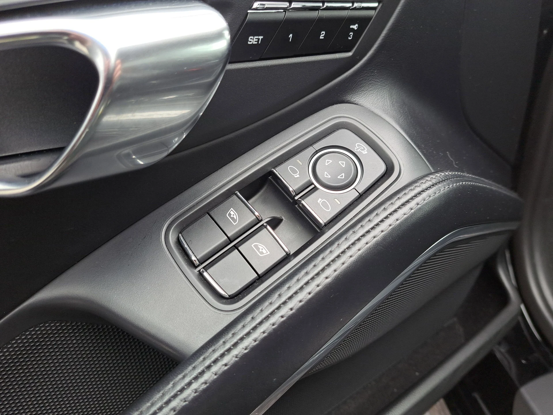 mph021_3337426664_e6b03b06207da2d16ef1cedfd8bdf258x_c1b81ba9d9