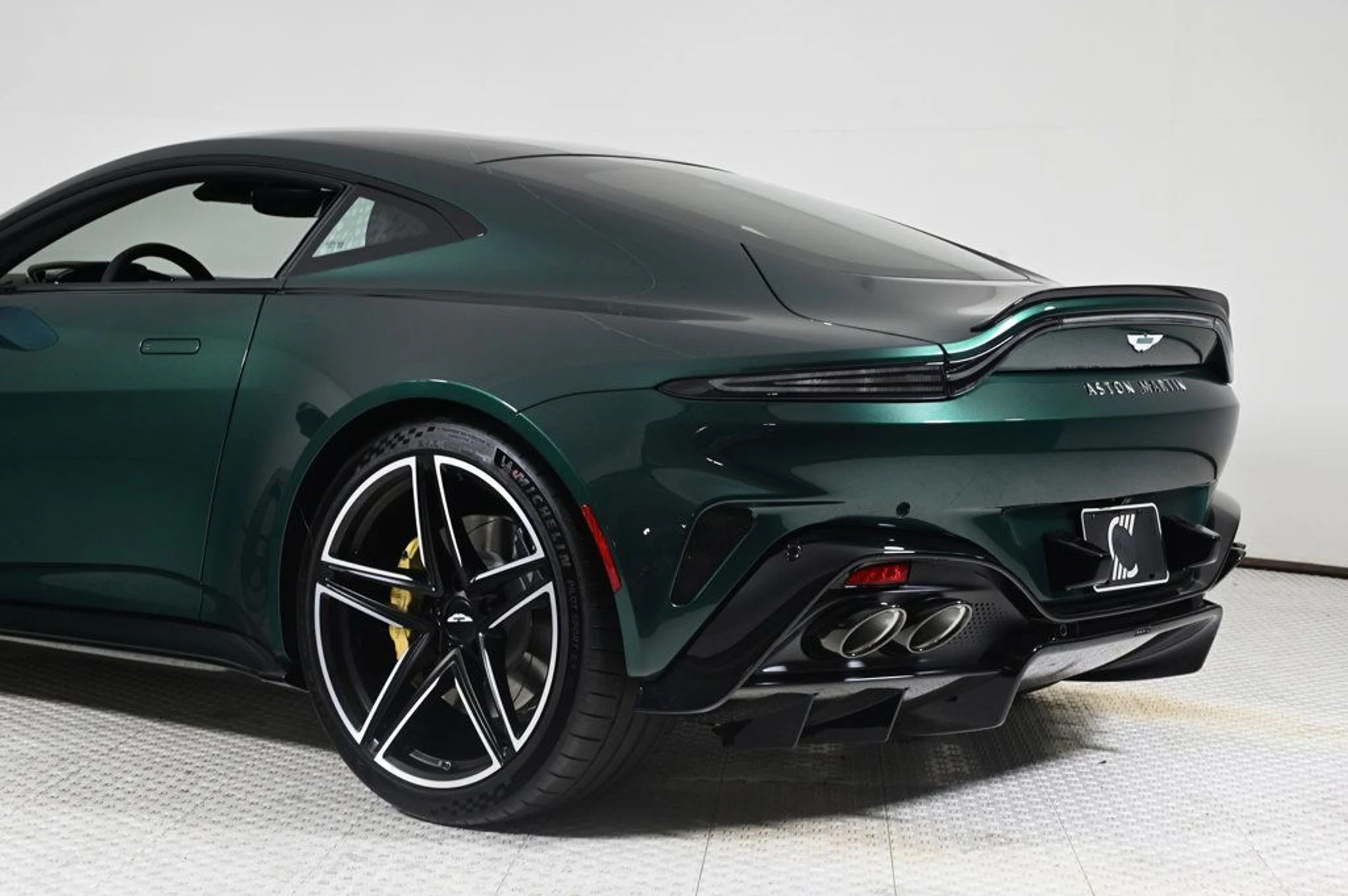 mph021_3338580996_new_2026_aston_martin_vantage_scoupe_11350_22964227_21_1024_56b255ad45