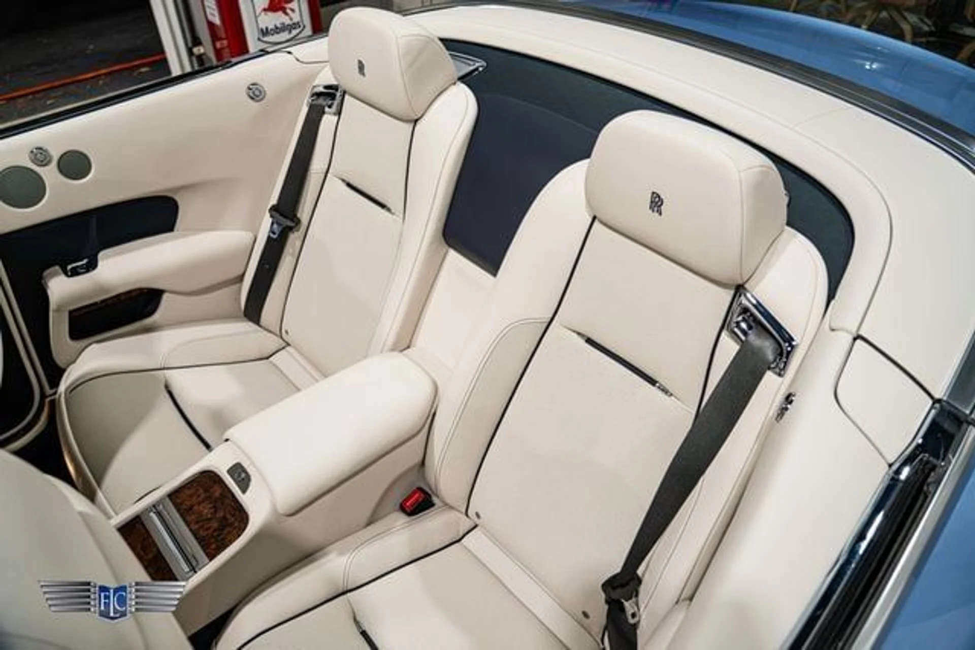 mph021_3345013119_used_2017_rolls_royce_dawn_convertible_9689_23094548_26_640_f9b1de5c30