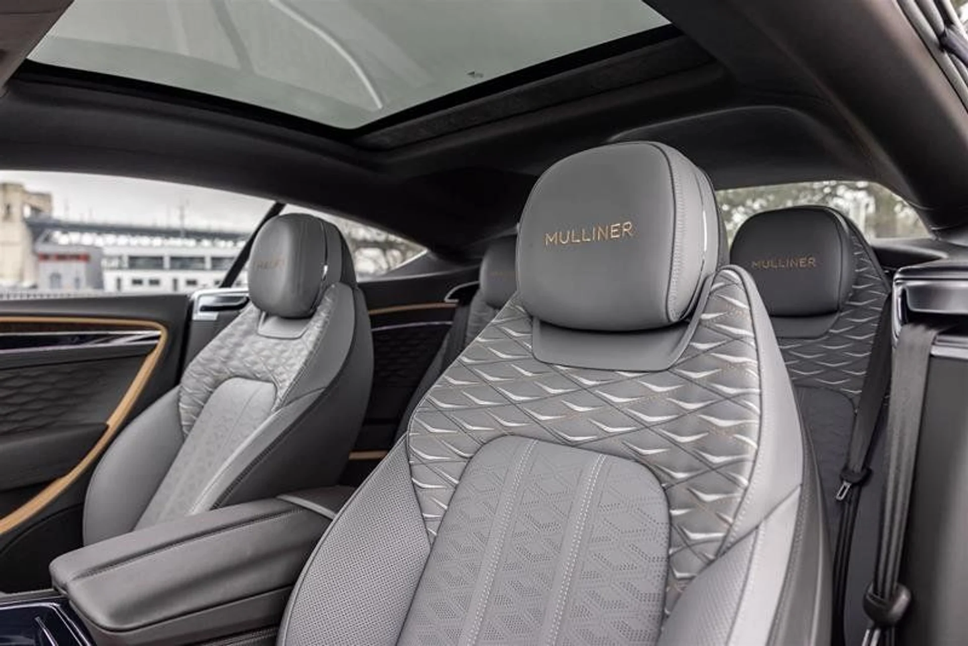 mph021_33545821_37641600_06215_11714614_1577164516_ffd4df2639