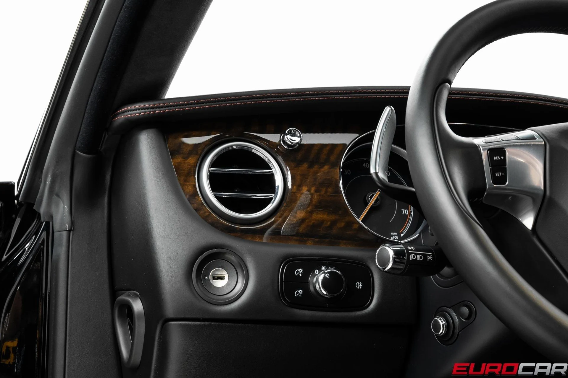 mph021_3360008888_image_22_e09df2a1e7