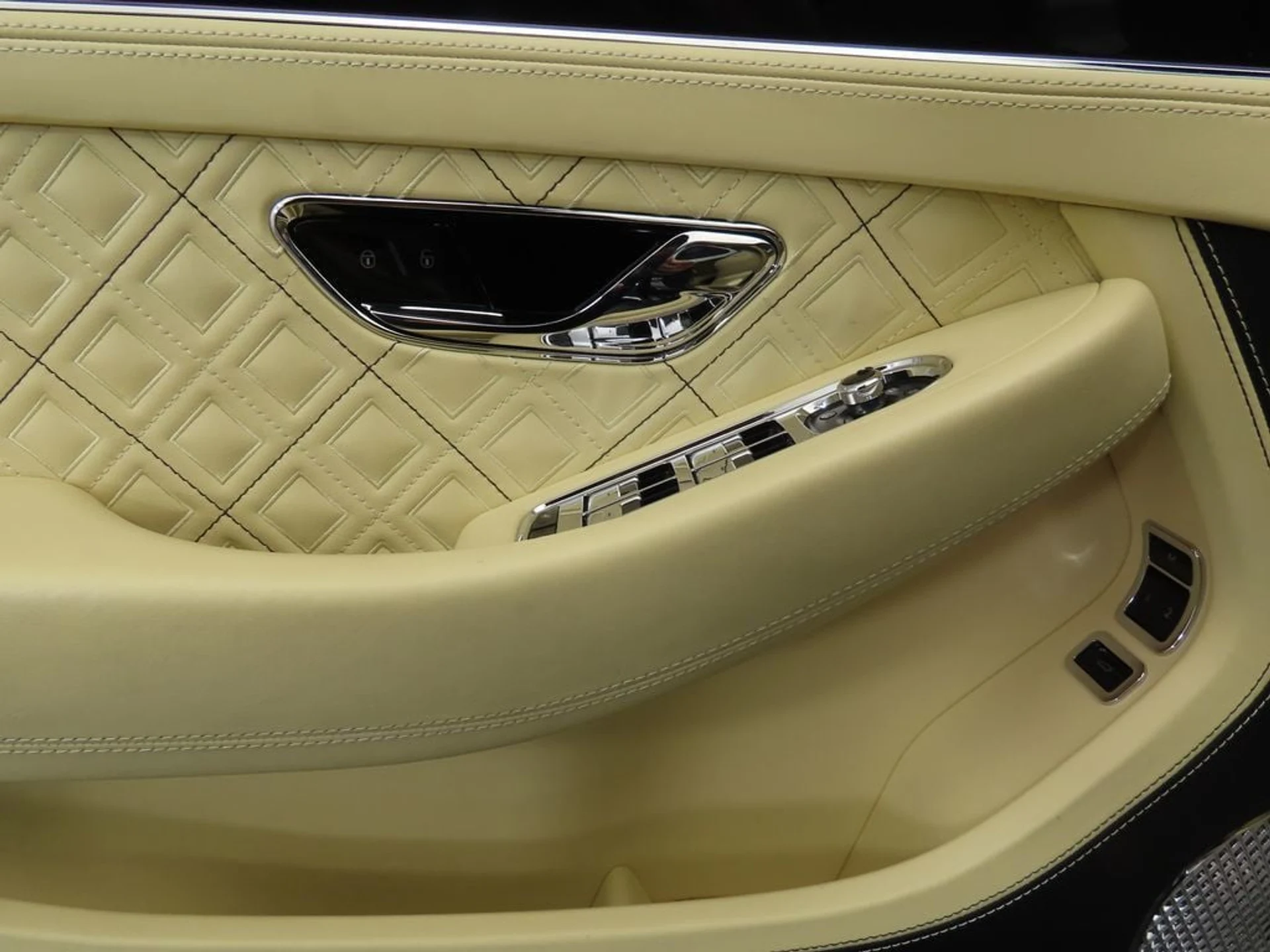 mph021_3360273018_used_2020_bentley_continental_gtv8firsteditioncoupe_8119_22962134_22_1024_f92e78a998