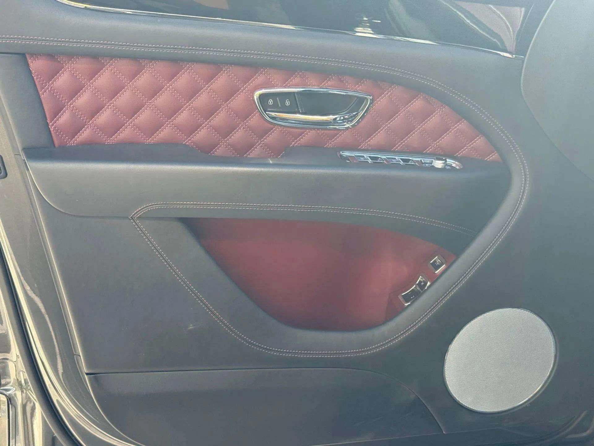 mph021_3360289837_8a00668c46eb49e980175667a25fdacf_e98e2683ed