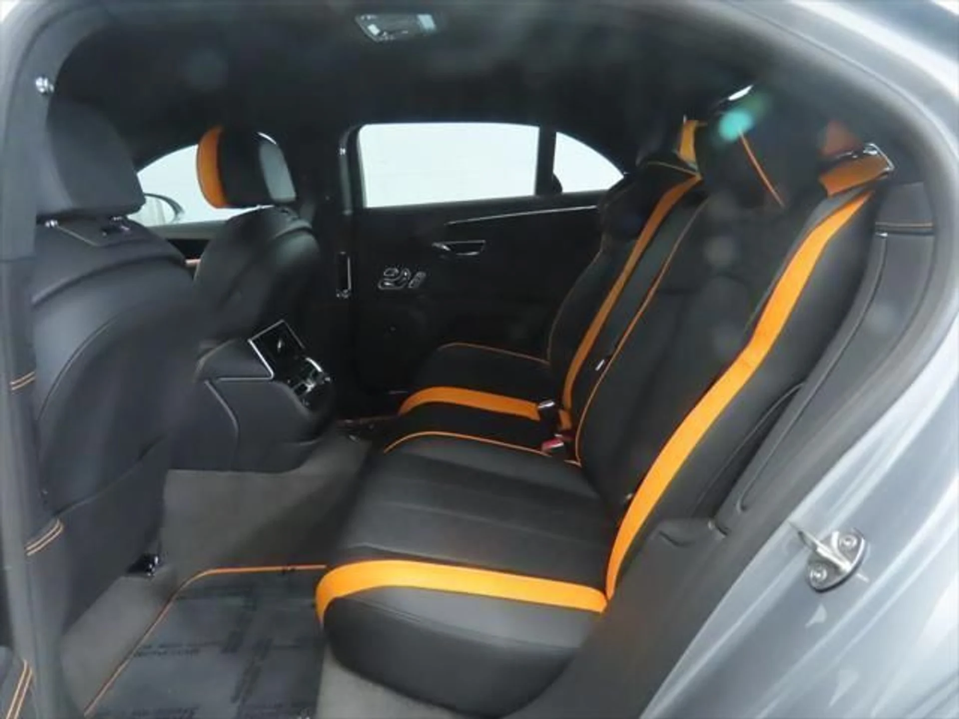 mph021_3362271338_used_2025_bentley_flying_spur_speedsedan_8119_23018472_22_640_675def5f6b