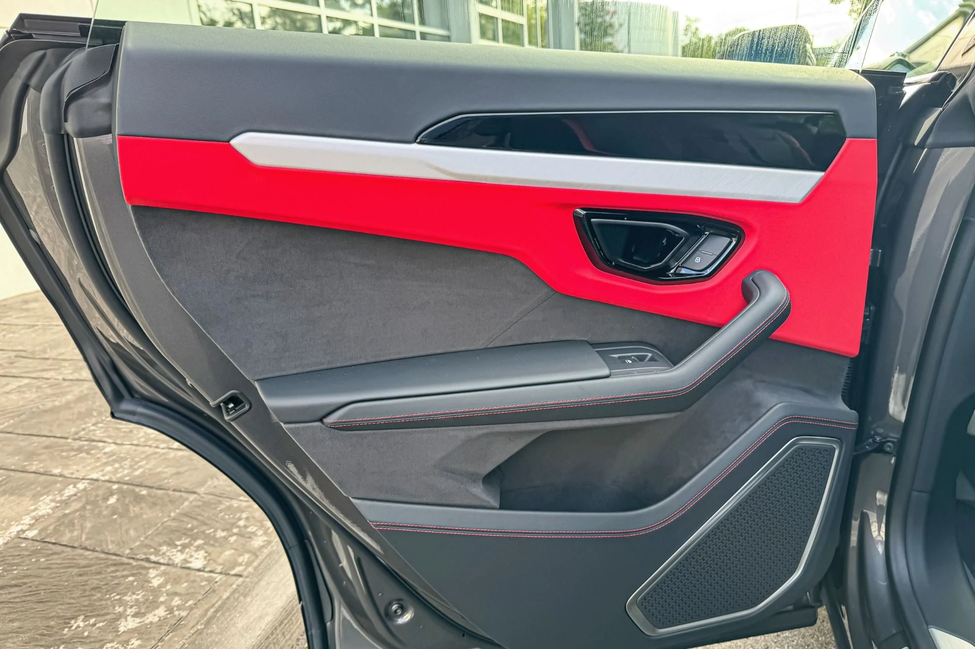 mph021_3369724515_Used_2024_Lamborghini_Urus_Performante_1765893464_57f8671f3e