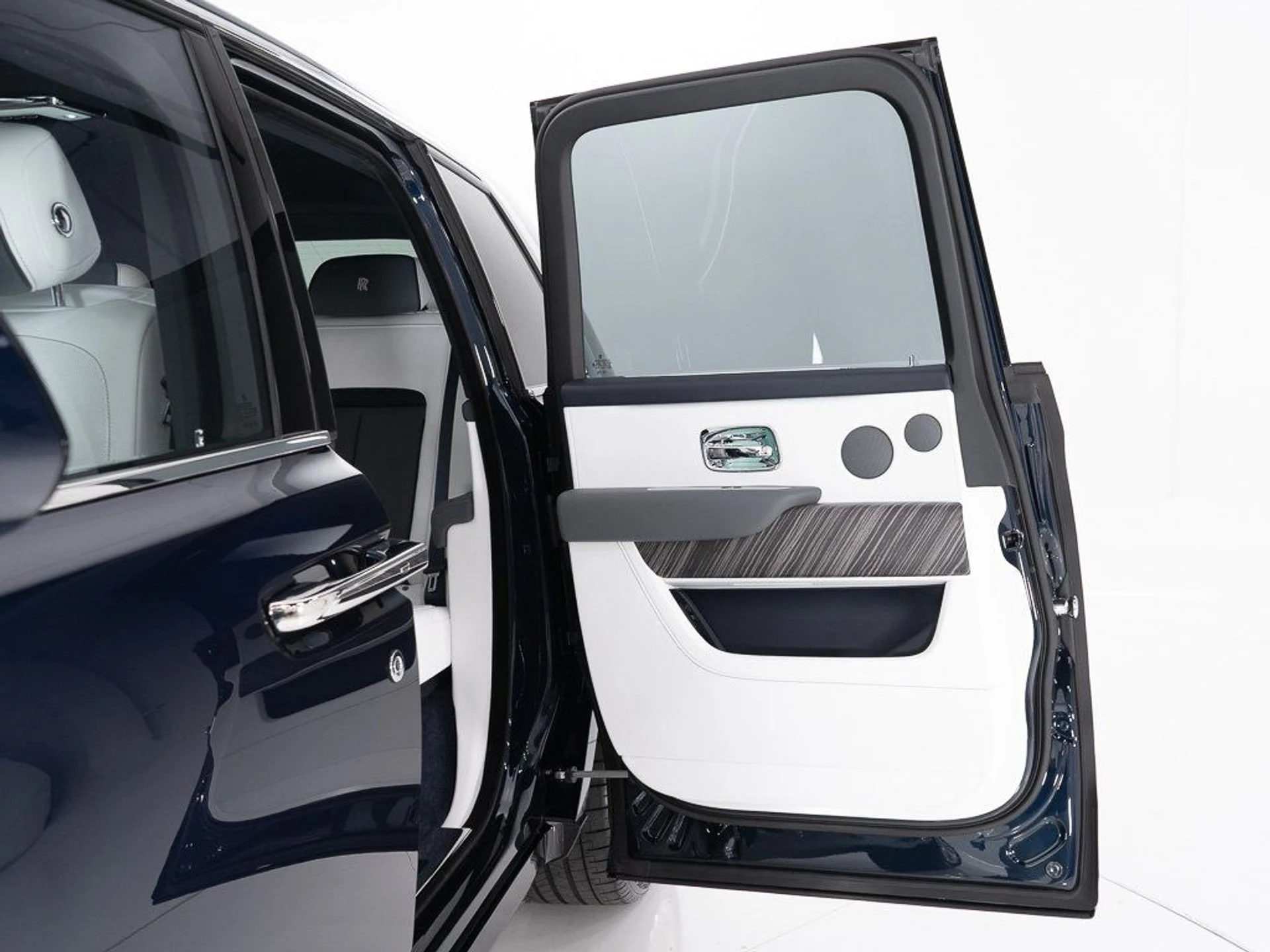 mph021_3371925705_32115cf1b03b560333b33ae375406942_27d2bf09ea