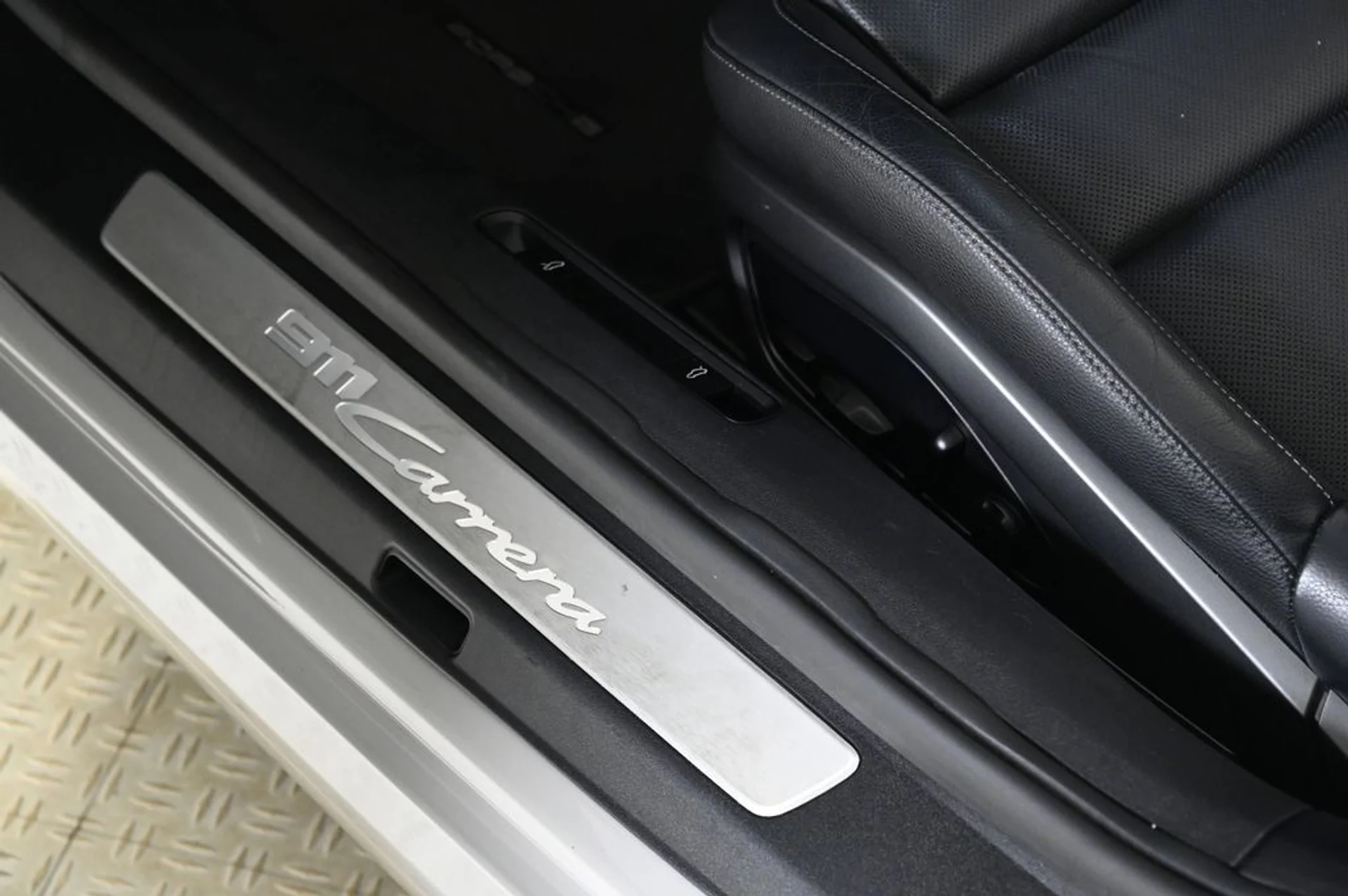 mph021_3375797655_6c2c539f05349ac995c95b910cd9f25ex_e1df9a6a9c