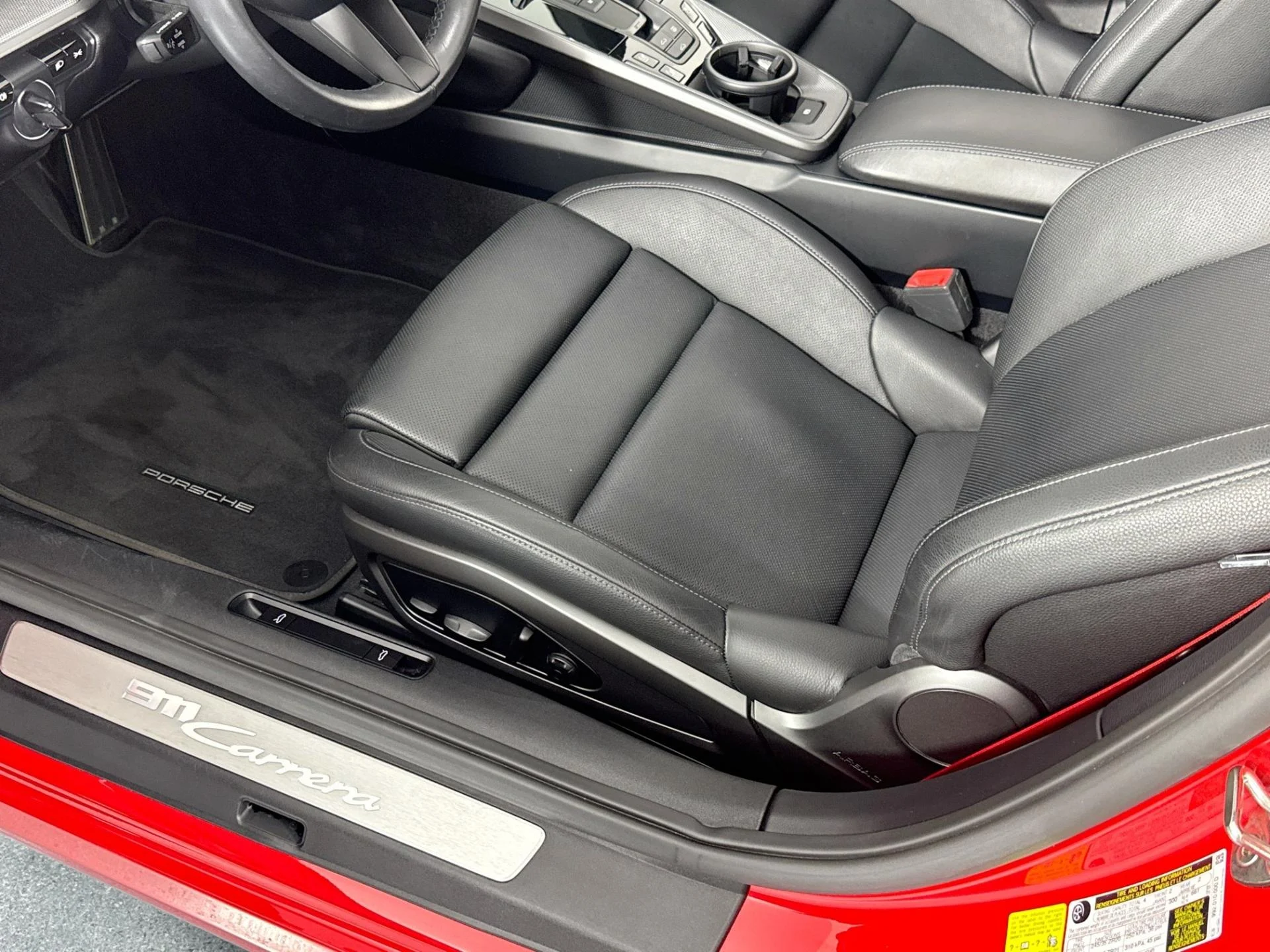 mph021_3377433948_Used_2020_Porsche_911_Carrera_1782937905_c37ab92e64