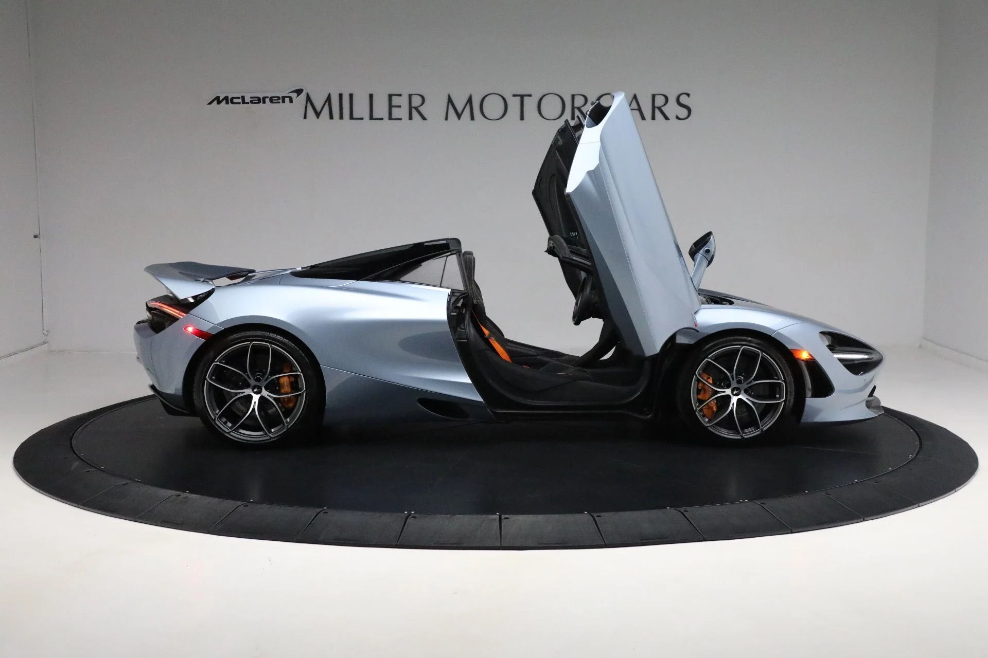 mph021_3378775548_Used_2023_Mc_Laren_720_S_Spider_Performance_64917aae85