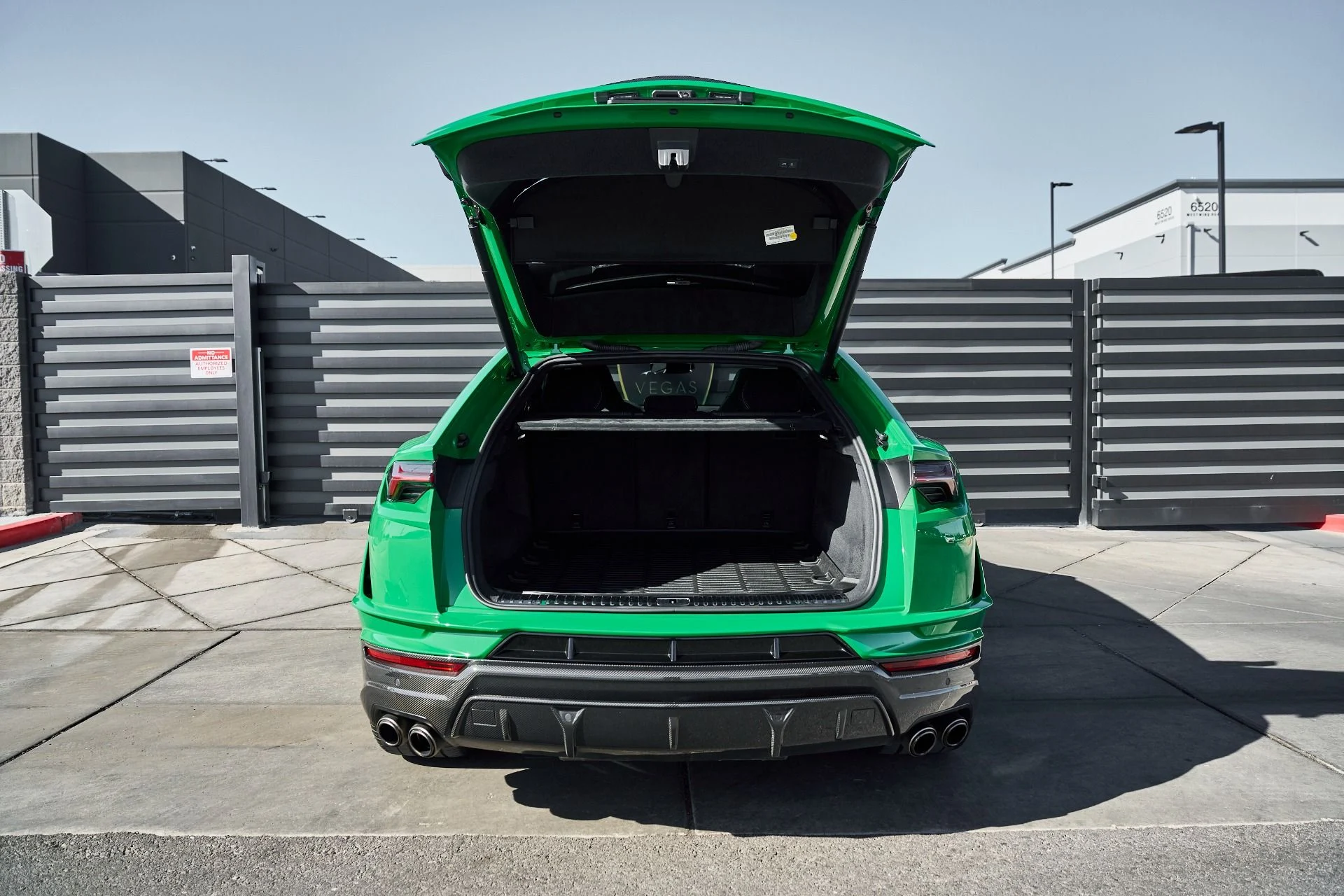 mph021_3384348608_Used_2024_Lamborghini_Urus_Performante_1770171833_1f7fd842fb