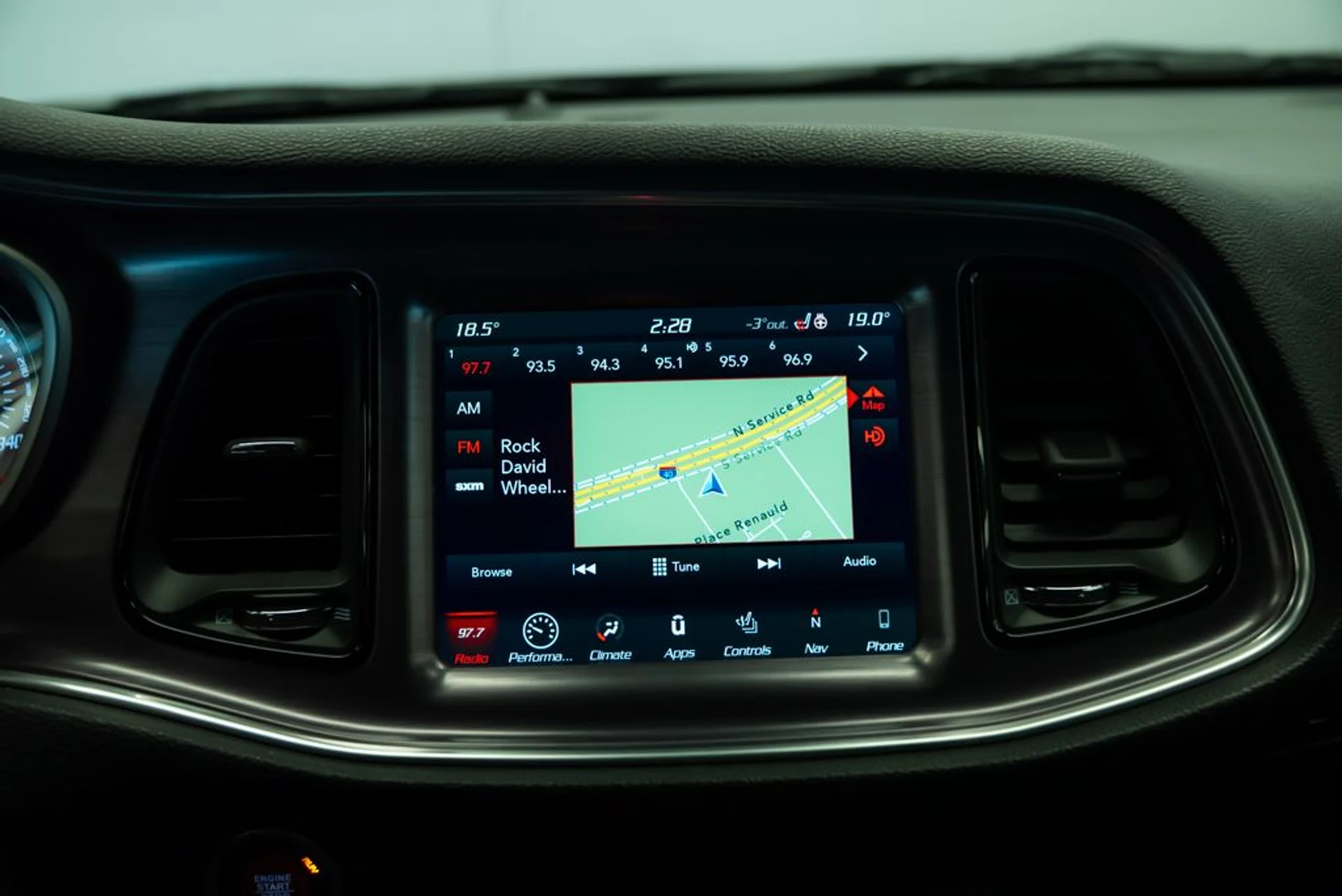 mph021_3389831233_dodge_challenger_2018_jpg_v_1775587595_5fdc0556bb