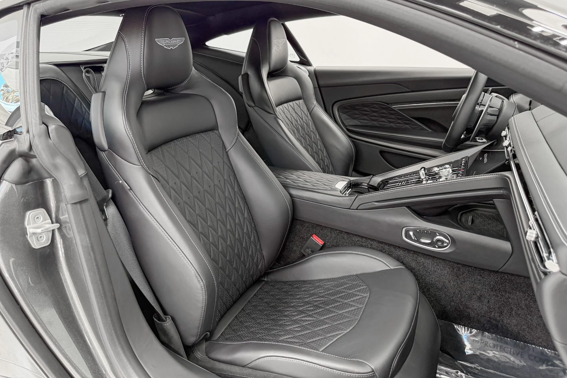 mph021_3391038992_Used_2024_Aston_Martin_DB_12_V8_Inspire_Sport_Interior_671_Horsepower_Low_M_Iles_1784830647_74a48beb8e