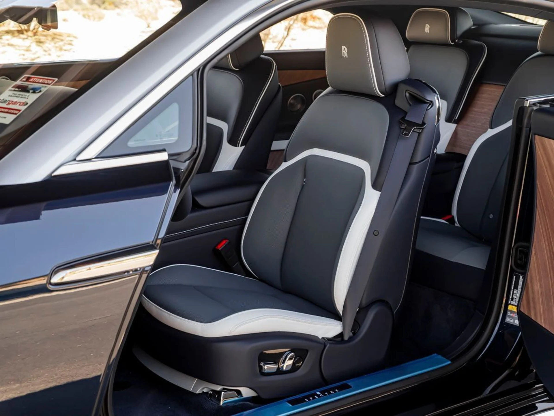 mph021_3396128803_22_5cc9489476