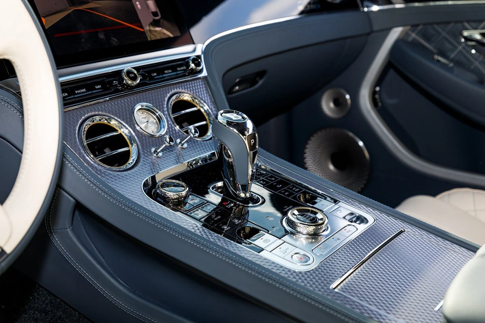 mph021_3397087901_937cb553cbd2e5cf8d4843b137b6be26x_361dc9238c