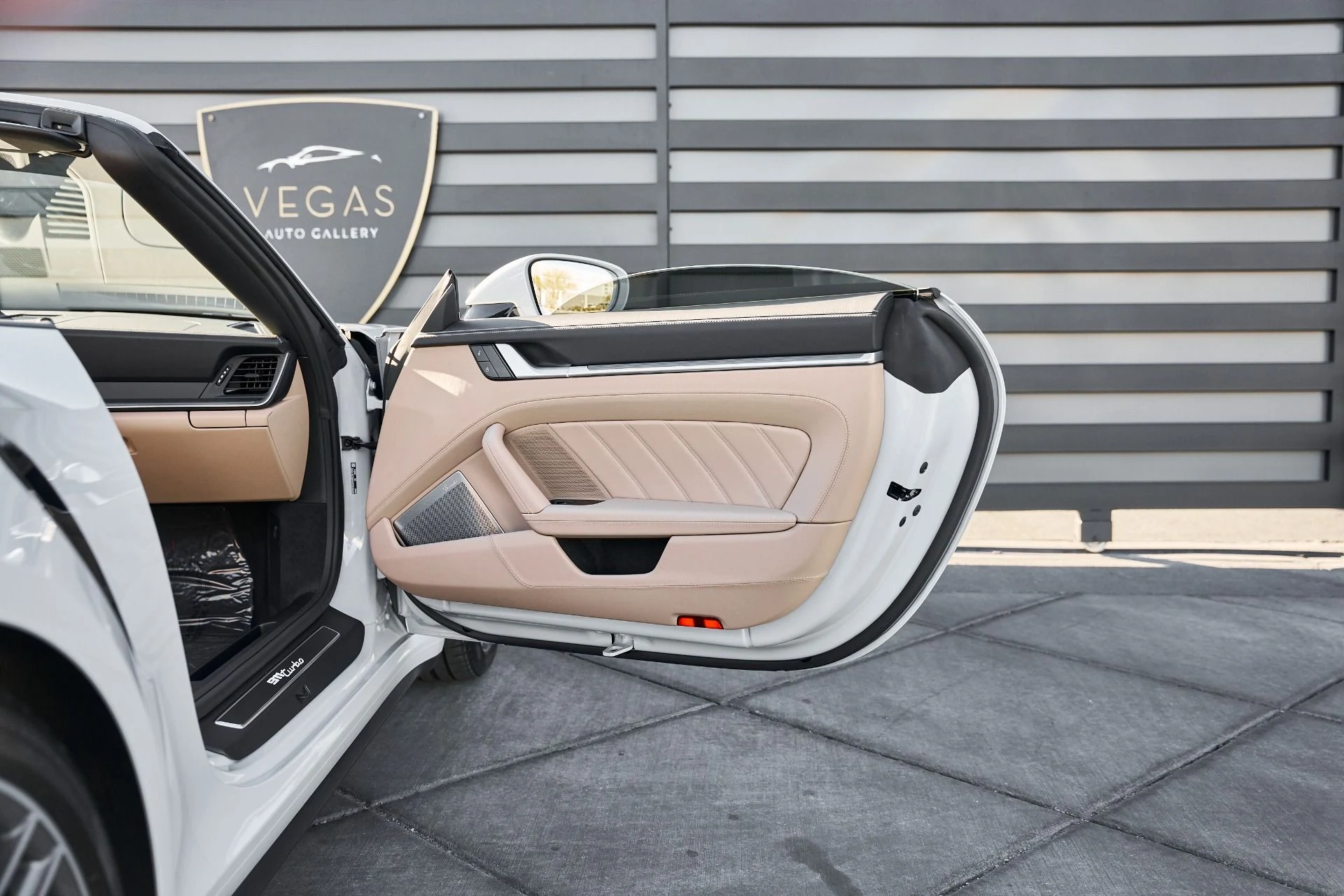 mph021_3400977138_Used_2024_Porsche_911_Turbo_1768616341_12dfcb3760