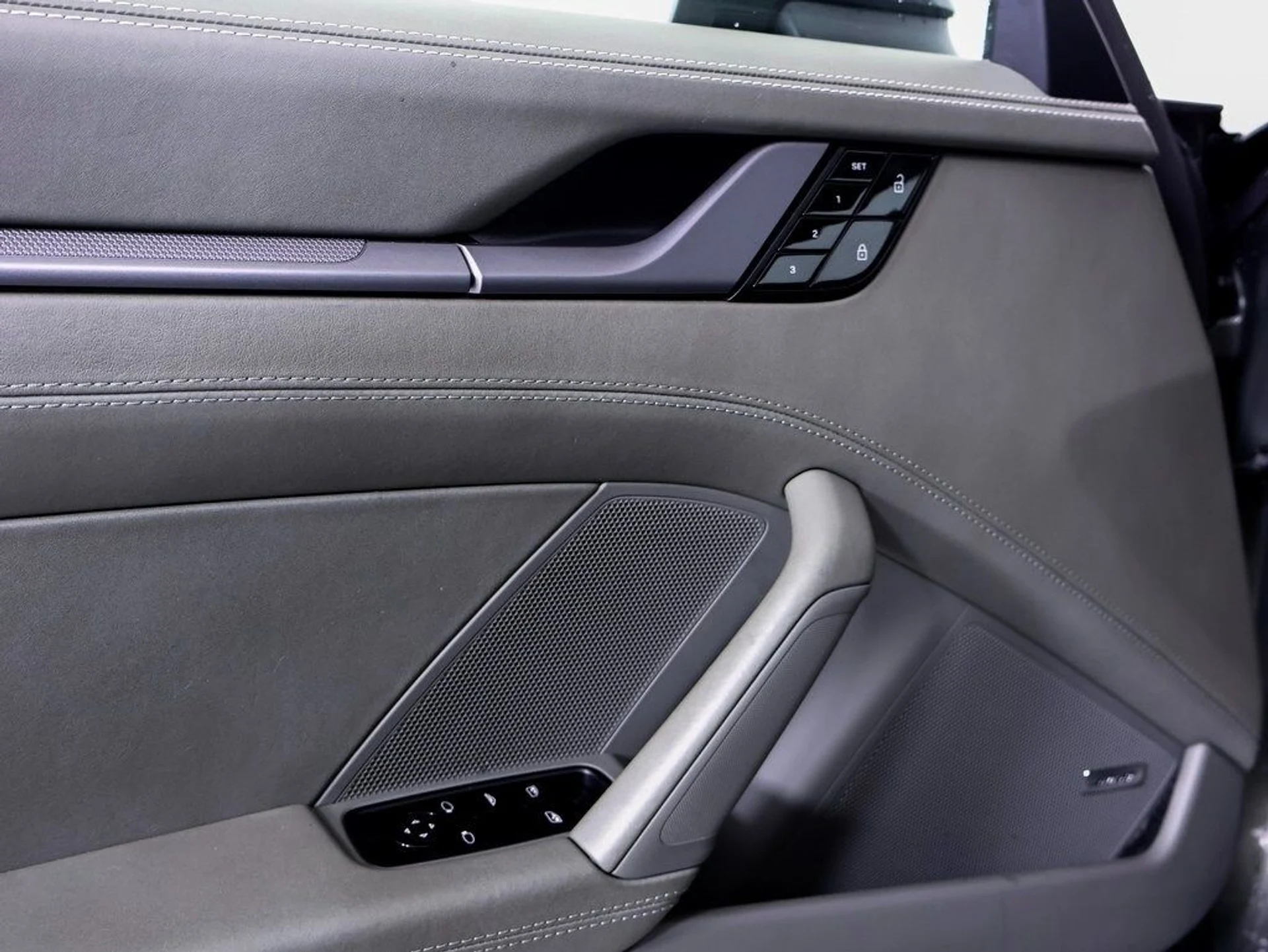 mph021_3407582313_9cd7ee9d44128b56497381b58478af12x_c87e785f3e