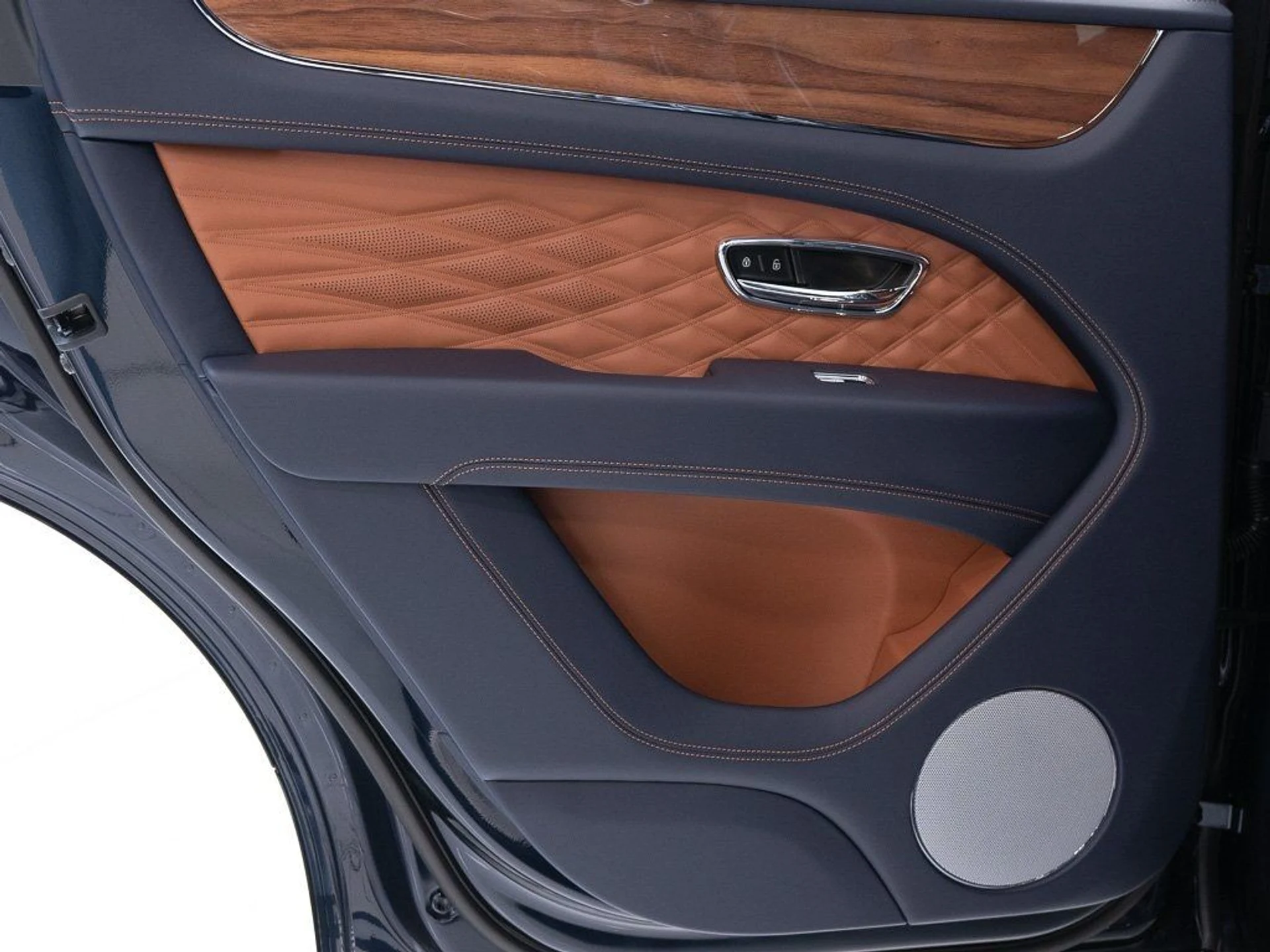 mph021_3417066647_aa41a4b791ba9ad7701cb920efaaedba_335c6889b2