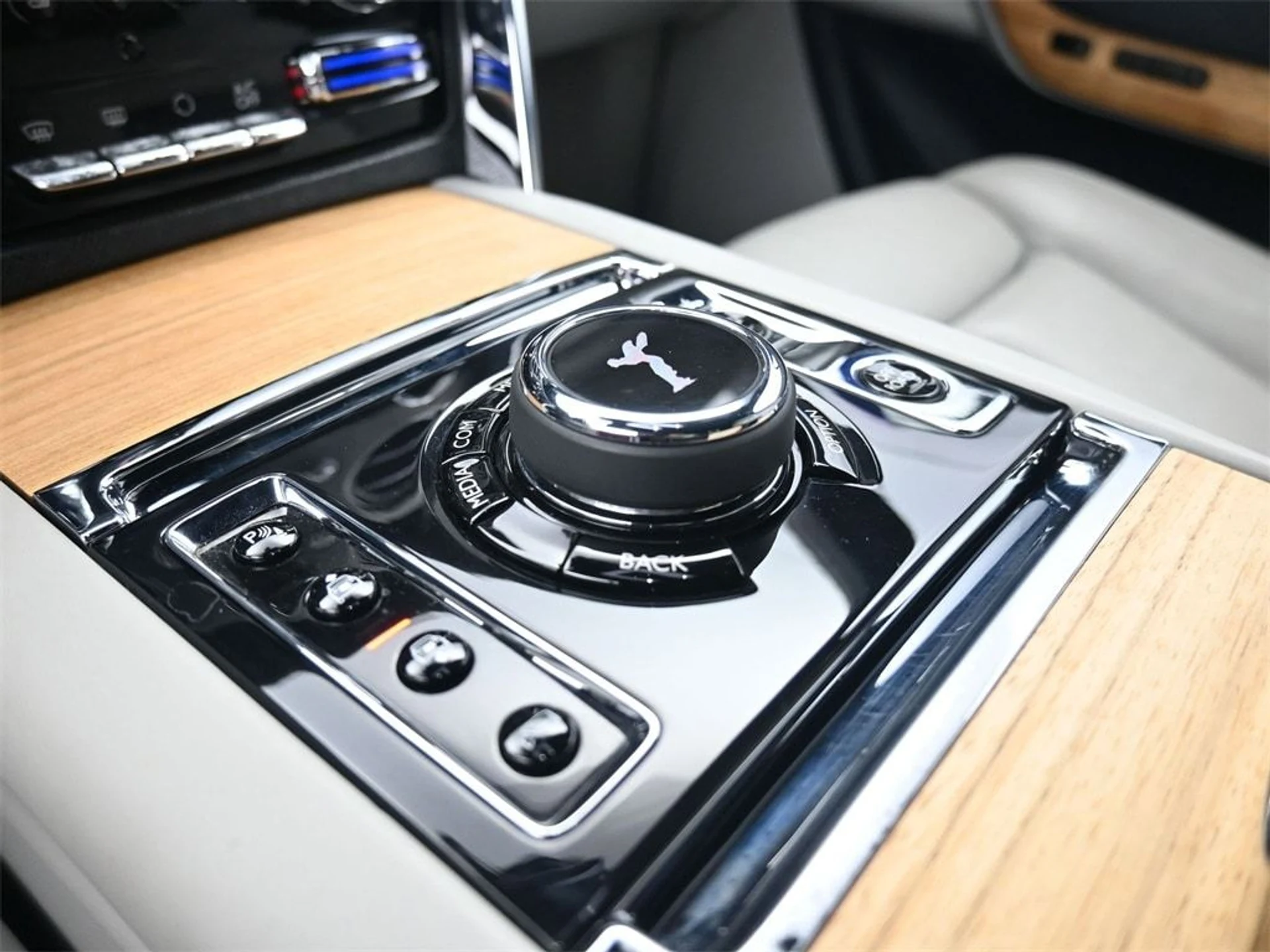 mph021_3418553789_97c4de419efdc6c9a526e70b5ee62256x_23e2d64453