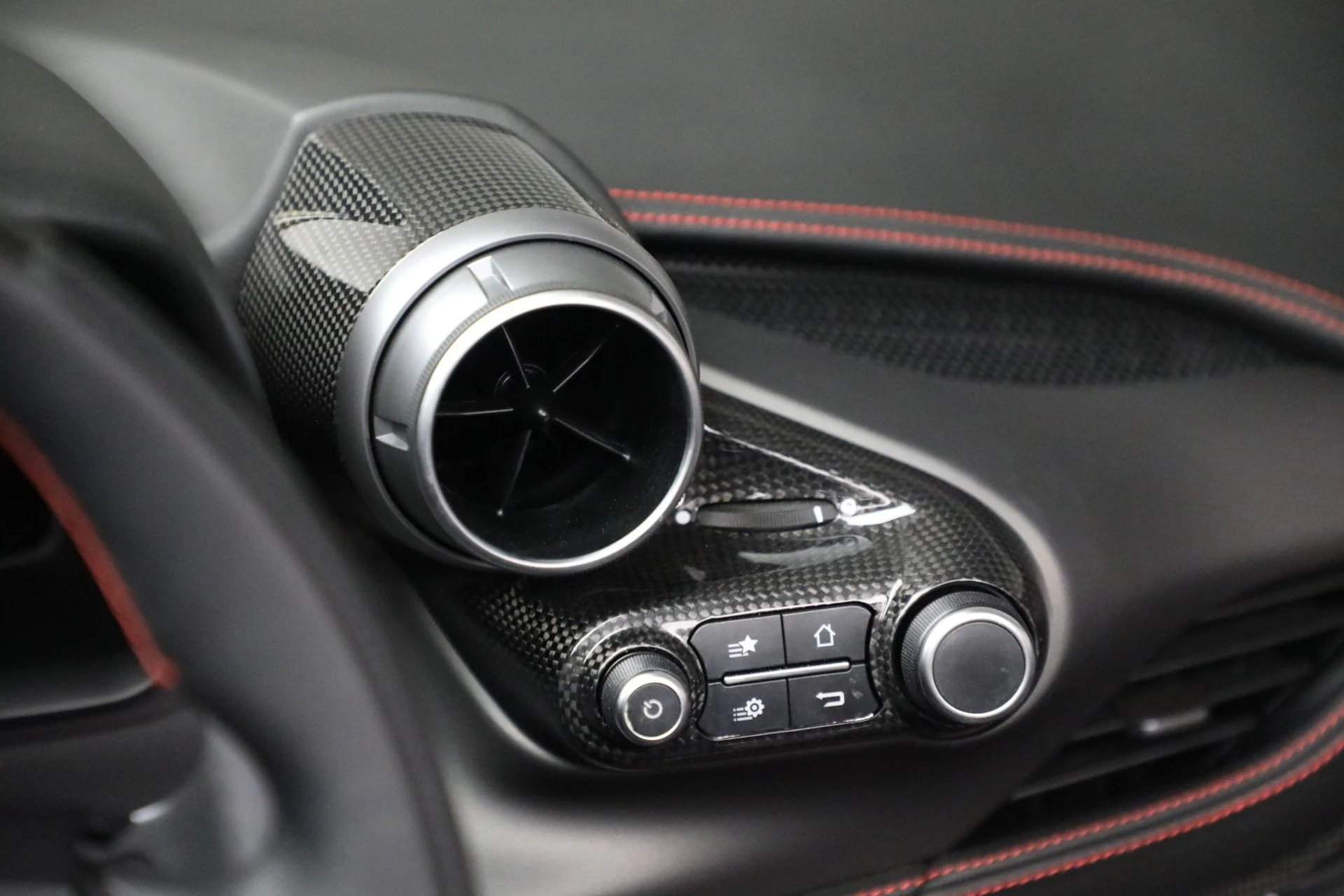 mph021_3430064071_Used_2022_Ferrari_F8_Spider_1762208749_7ab2887e14