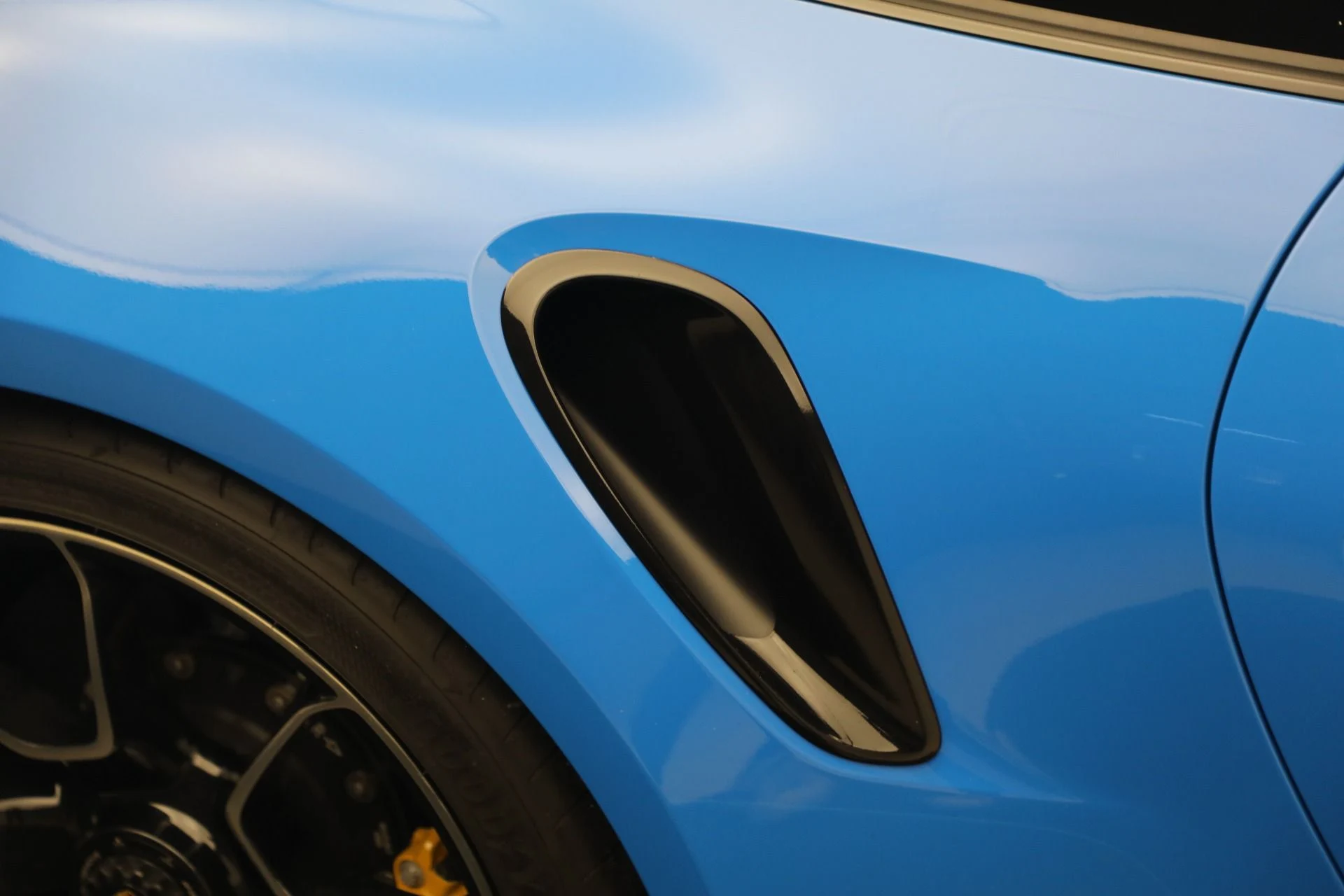 mph021_3439183786_Used_2022_Porsche_911_Turbo_S_1773502878_38785c7652